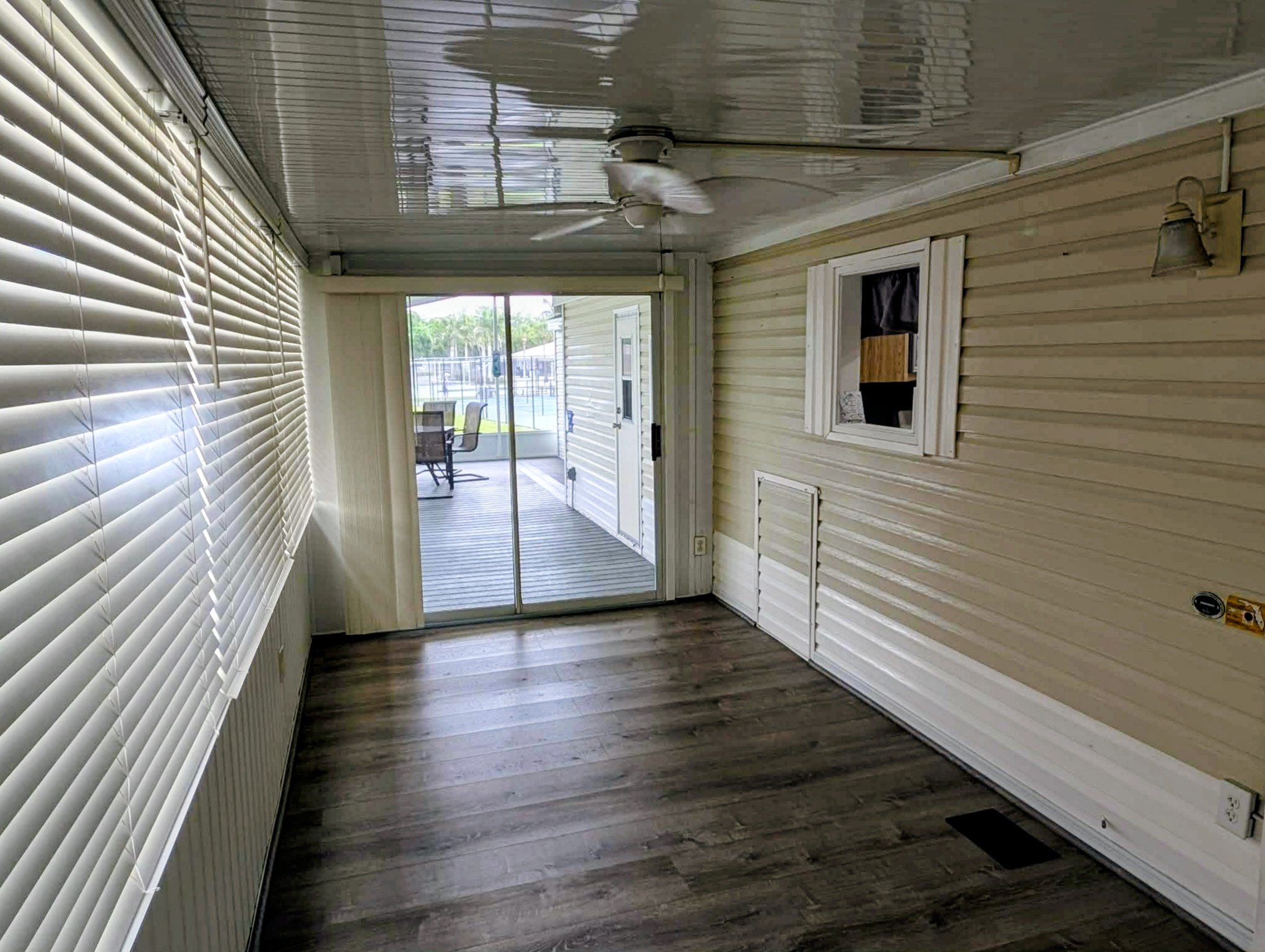 6129 Coach House Circle, Ruskin, Florida 33570, 1 Bedroom Bedrooms, ,1 BathroomBathrooms,55-Plus Mobile Home,For Sale,Coach House Circle,4761