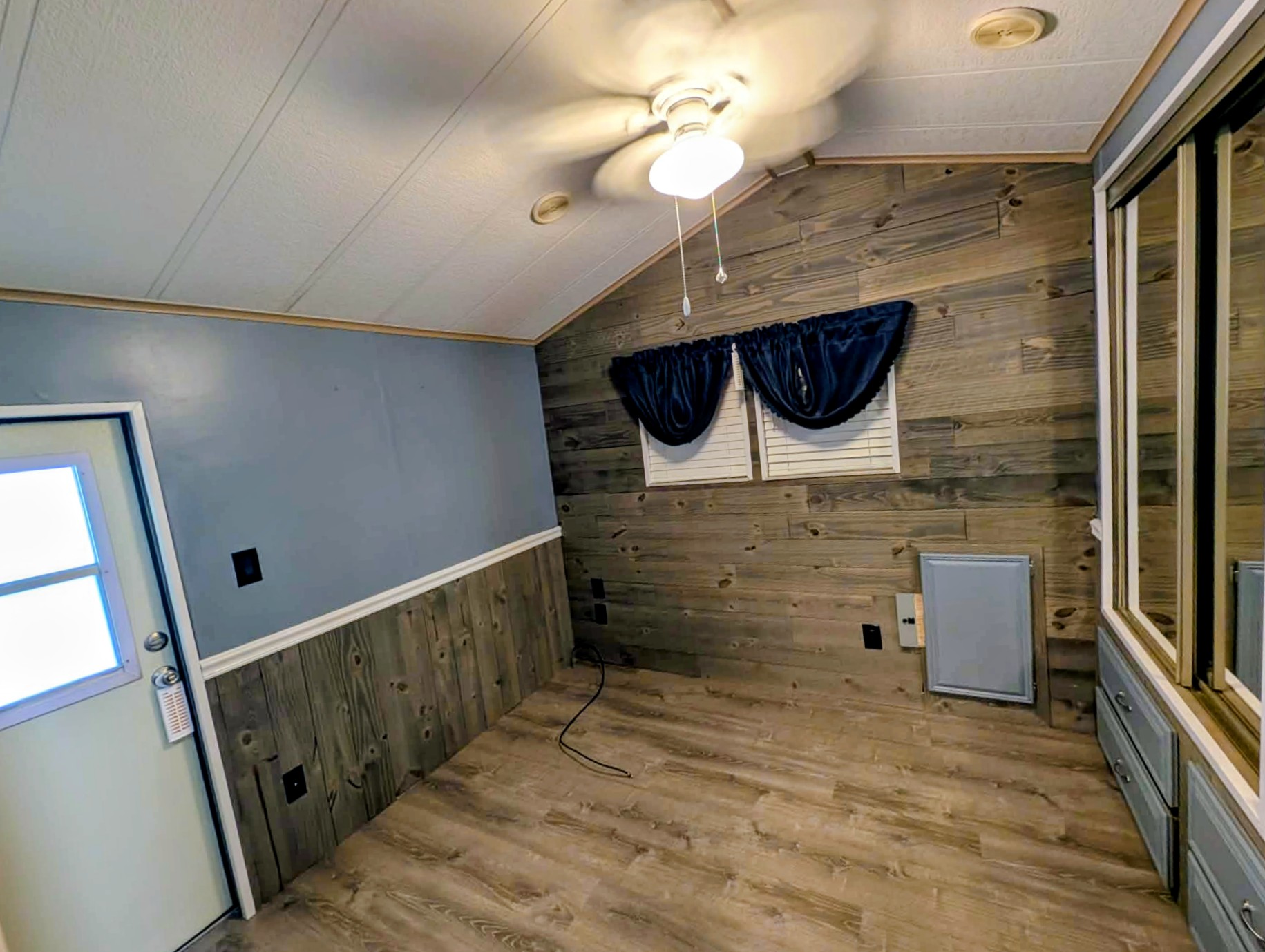 6129 Coach House Circle, Ruskin, Florida 33570, 1 Bedroom Bedrooms, ,1 BathroomBathrooms,55-Plus Mobile Home,For Sale,Coach House Circle,4761