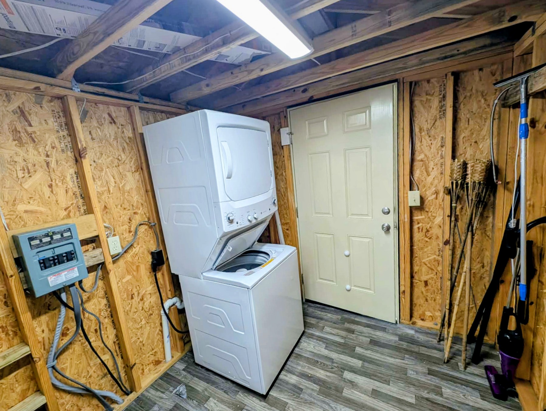 6129 Coach House Circle, Ruskin, Florida 33570, 1 Bedroom Bedrooms, ,1 BathroomBathrooms,55-Plus Mobile Home,For Sale,Coach House Circle,4761
