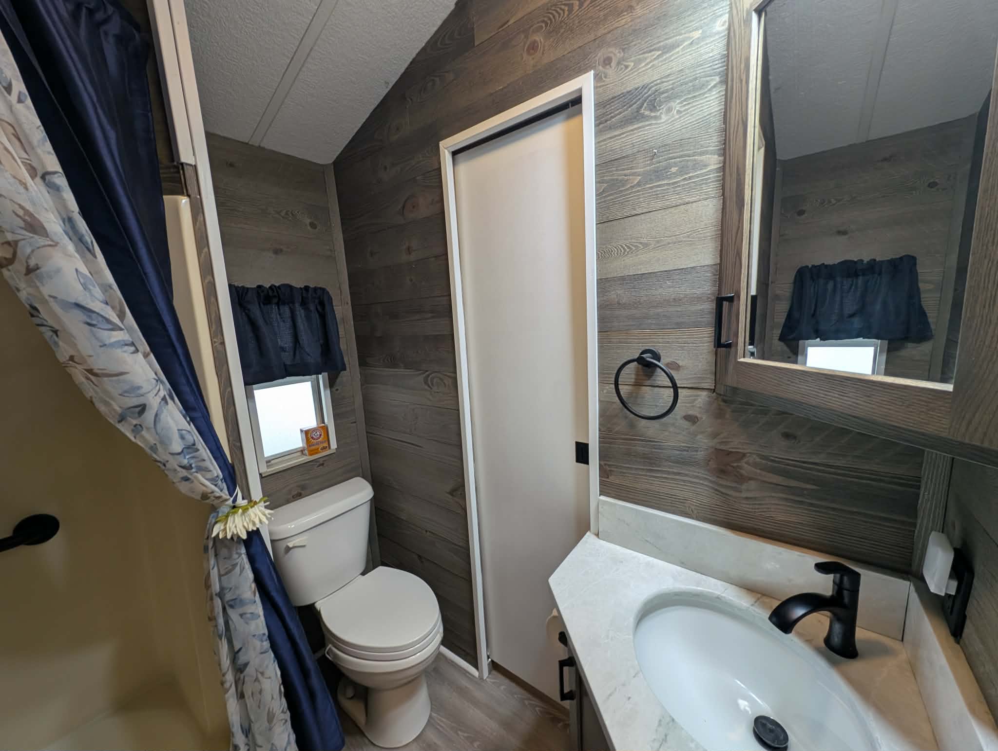 6129 Coach House Circle, Ruskin, Florida 33570, 1 Bedroom Bedrooms, ,1 BathroomBathrooms,55-Plus Mobile Home,For Sale,Coach House Circle,4761