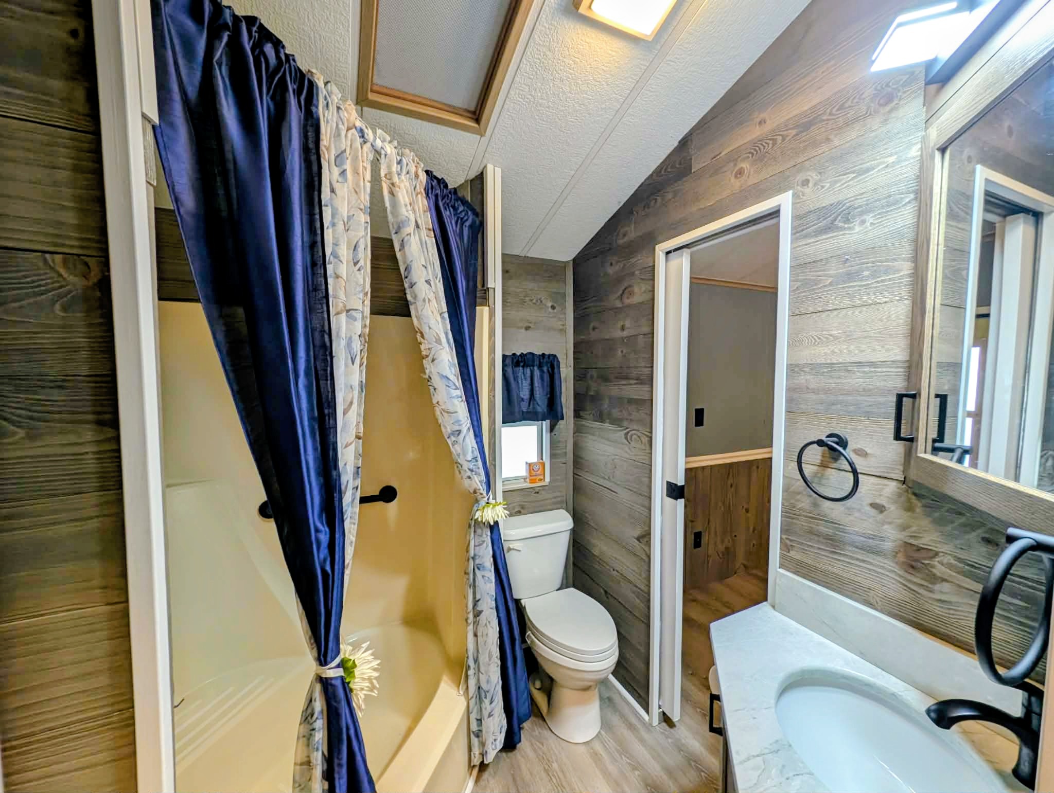 6129 Coach House Circle, Ruskin, Florida 33570, 1 Bedroom Bedrooms, ,1 BathroomBathrooms,55-Plus Mobile Home,For Sale,Coach House Circle,4761
