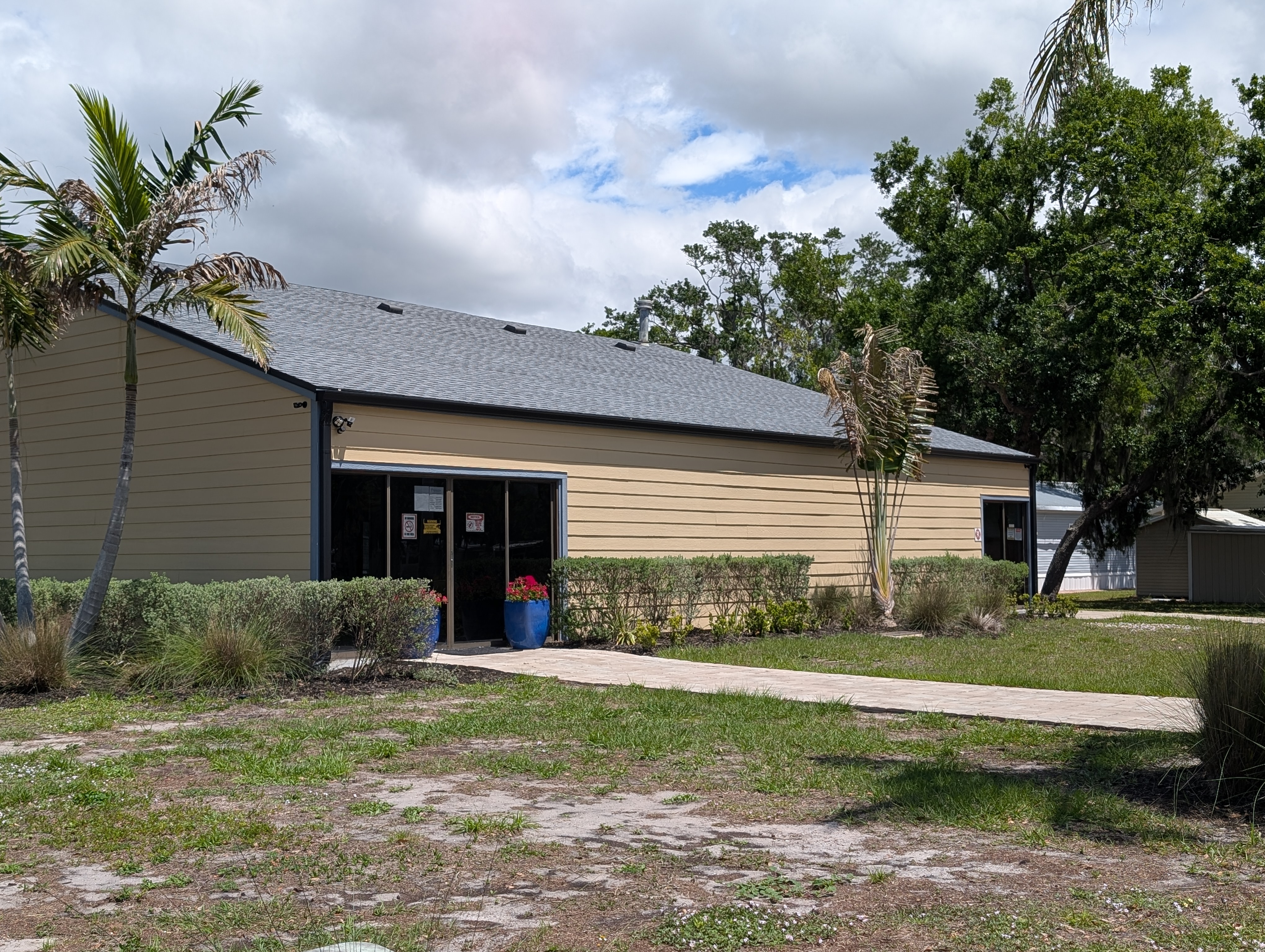 6129 Coach House Circle, Ruskin, Florida 33570, 1 Bedroom Bedrooms, ,1 BathroomBathrooms,55-Plus Mobile Home,For Sale,Coach House Circle,4761