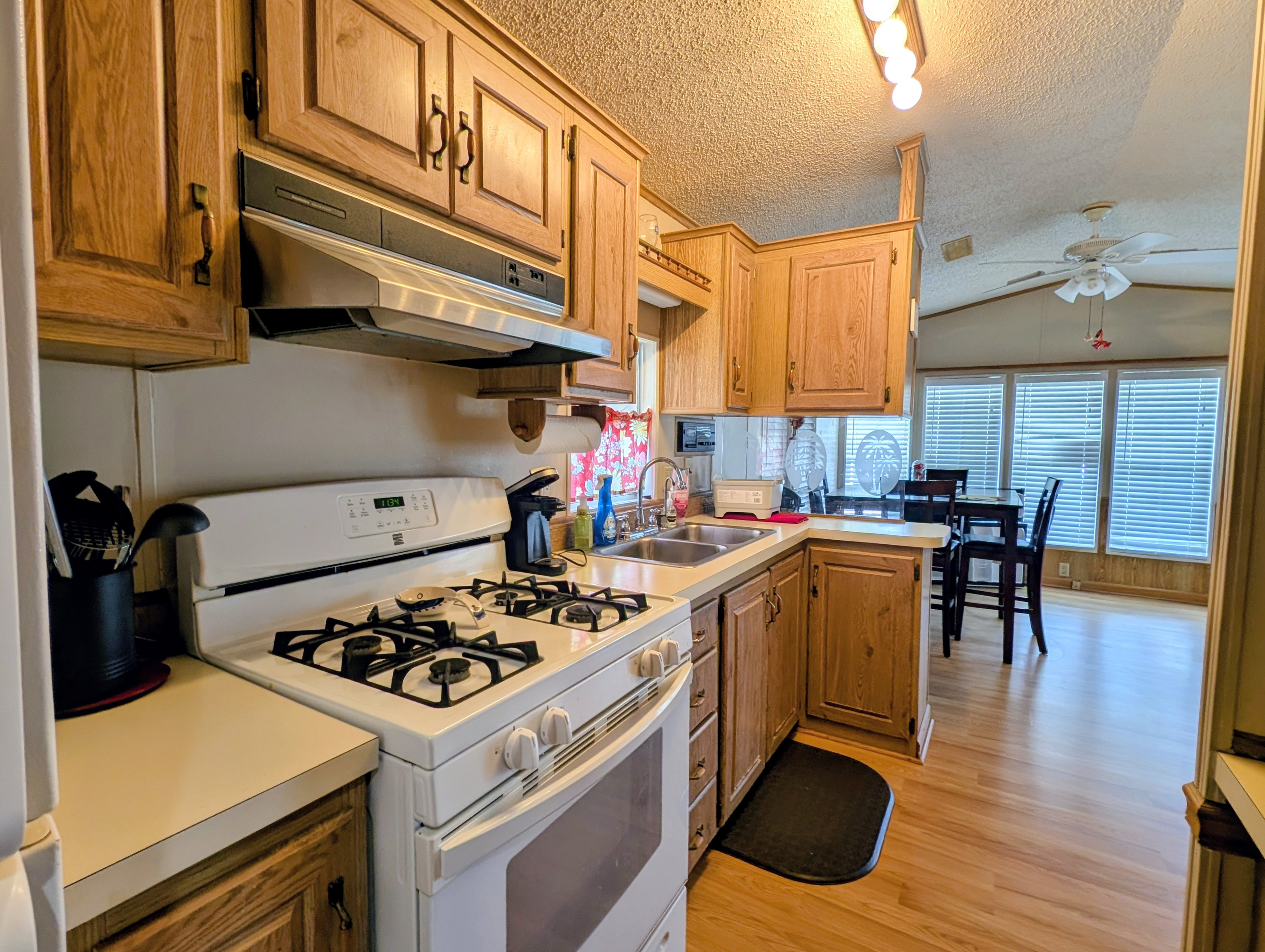 2206 Chaney Dr, Lot 297, Ruskin, Florida 33570, 2 Bedrooms Bedrooms, ,1 BathroomBathrooms,55-Plus Mobile Home,For Sale,Chaney Dr, Lot 297,4764