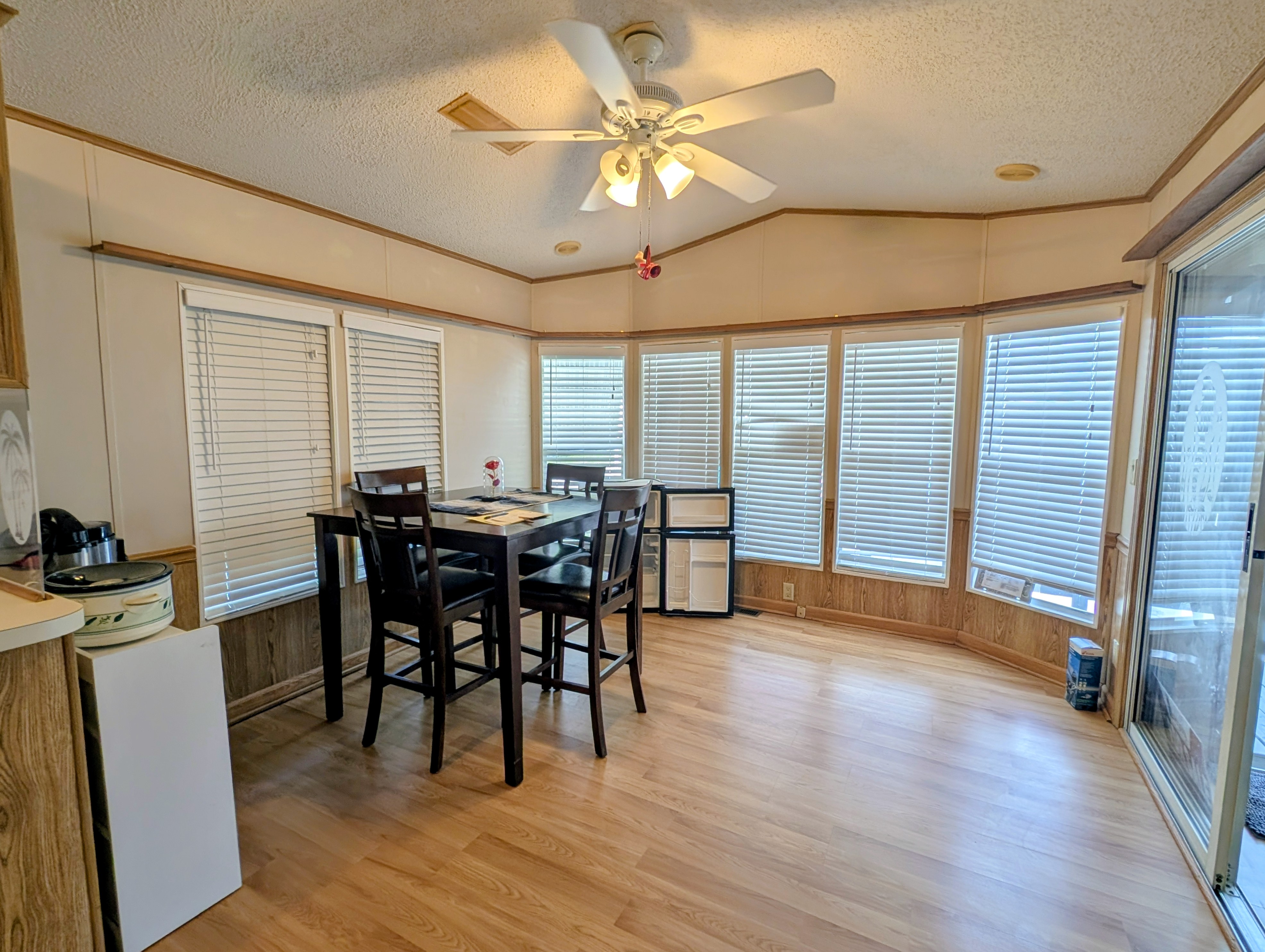 2206 Chaney Dr, Lot 297, Ruskin, Florida 33570, 2 Bedrooms Bedrooms, ,1 BathroomBathrooms,55-Plus Mobile Home,For Sale,Chaney Dr, Lot 297,4764