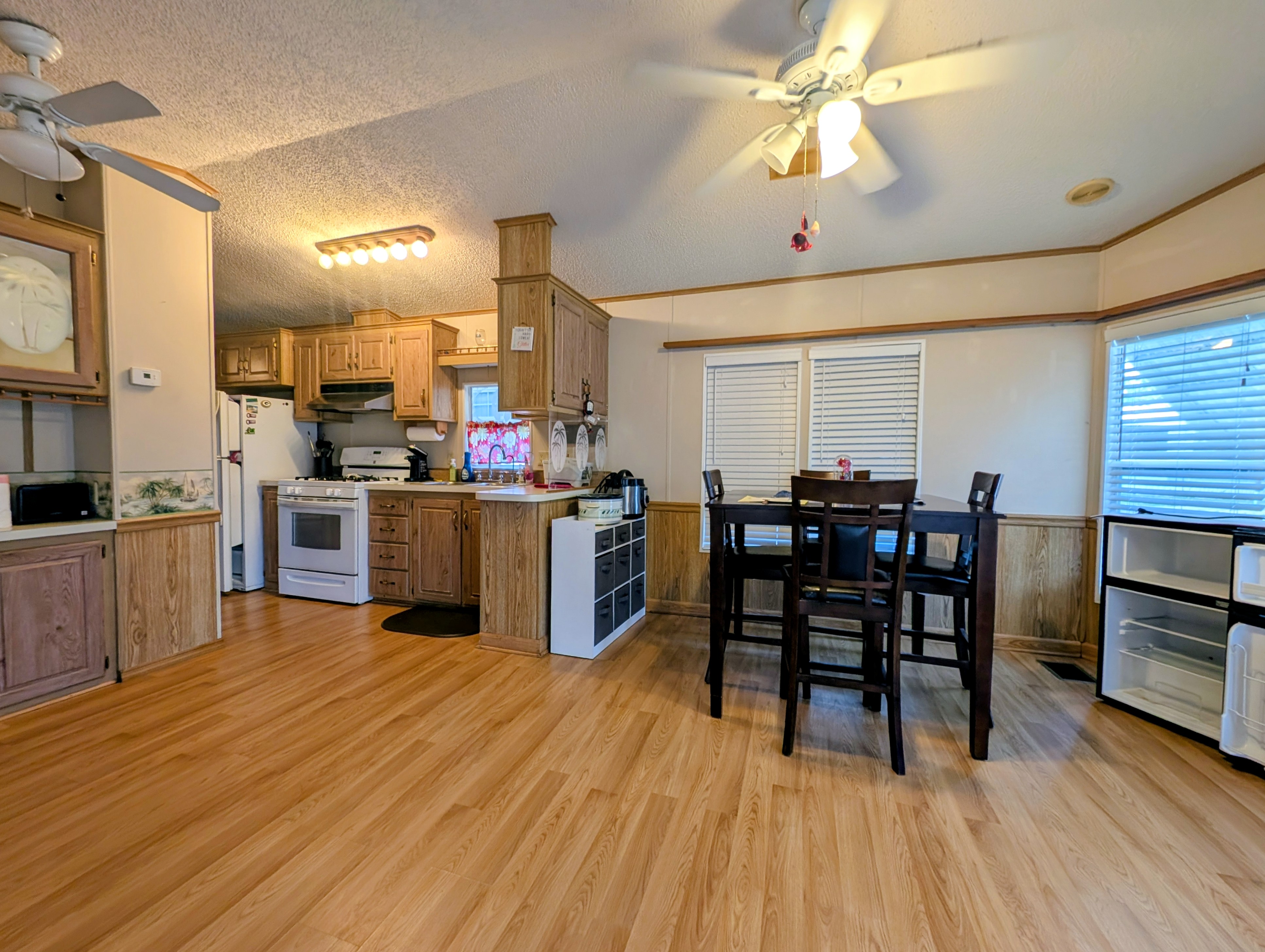 2206 Chaney Dr, Lot 297, Ruskin, Florida 33570, 2 Bedrooms Bedrooms, ,1 BathroomBathrooms,55-Plus Mobile Home,For Sale,Chaney Dr, Lot 297,4764