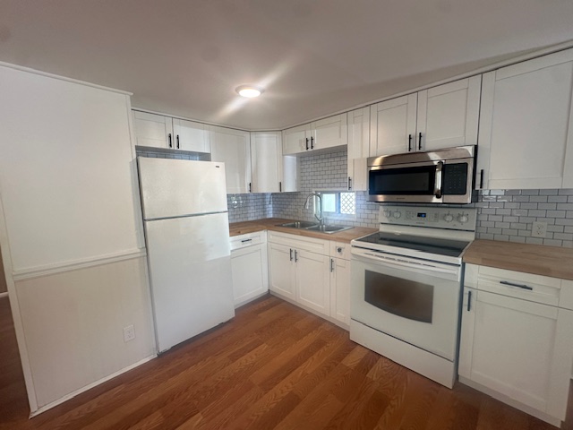 5507 Pinecrest Dr, New Port Richey, Florida 34653, 2 Bedrooms Bedrooms, ,1 BathroomBathrooms,55-Plus Mobile Home,For Sale,Pinecrest Dr,4769