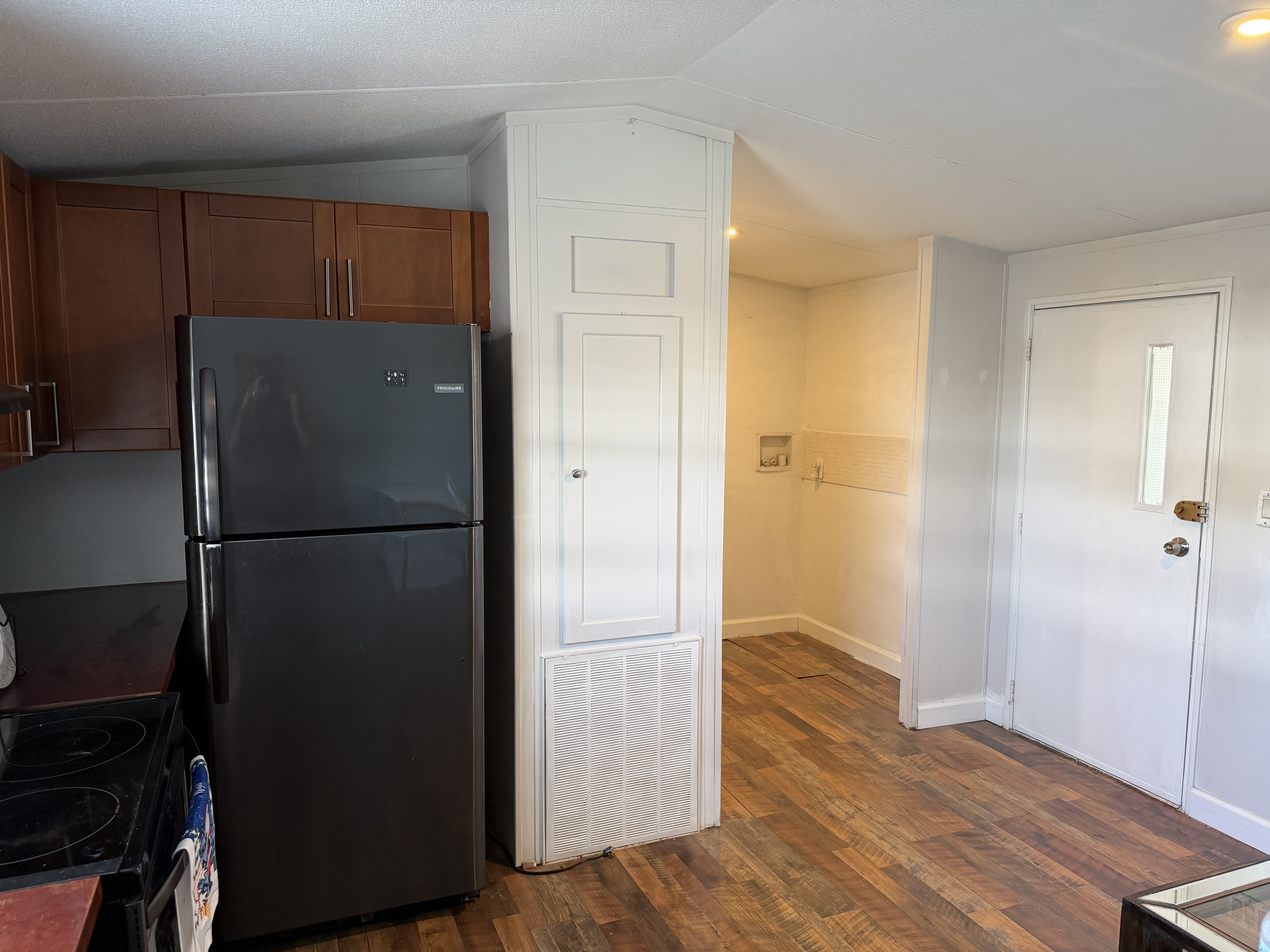 9108 Hampton Ct, Tampa, Florida 33615, 2 Bedrooms Bedrooms, ,2 BathroomsBathrooms,55-Plus Mobile Home,For Sale,Hampton Ct,4774