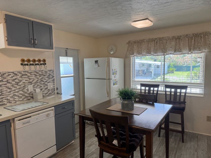 460 Sunset Circle S, Ellenton, Florida 34222, 2 Bedrooms Bedrooms, ,2 BathroomsBathrooms,55-Plus Mobile Home,For Sale,Sunset Circle S,4776