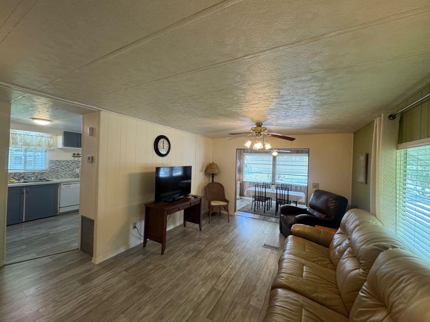 460 Sunset Circle S, Ellenton, Florida 34222, 2 Bedrooms Bedrooms, ,2 BathroomsBathrooms,55-Plus Mobile Home,For Sale,Sunset Circle S,4776