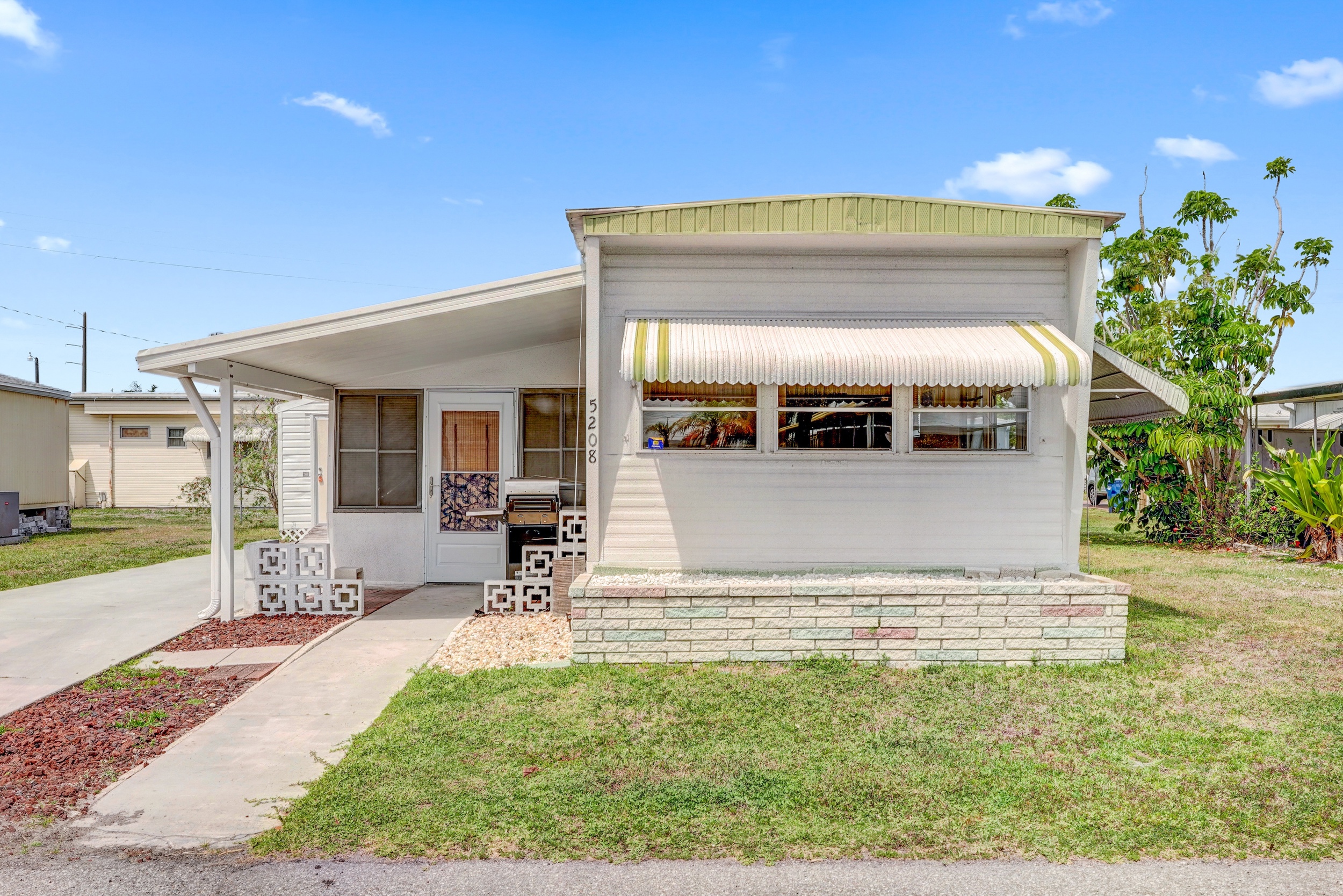 5208 5th St Circle West, Bradenton, Florida 34207, 1 Bedroom Bedrooms, ,1 BathroomBathrooms,55-Plus Mobile Home,For Sale,5th St Circle West,4780