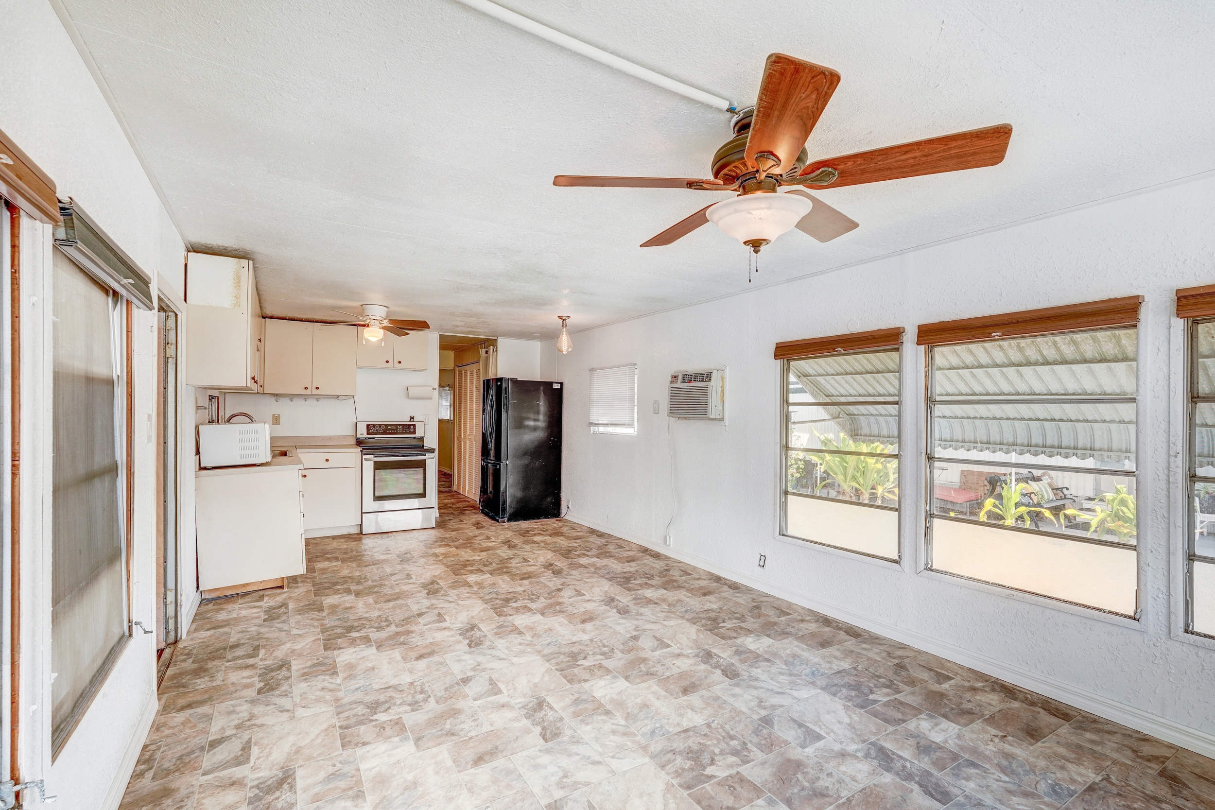 5208 5th St Circle West, Bradenton, Florida 34207, 1 Bedroom Bedrooms, ,1 BathroomBathrooms,55-Plus Mobile Home,For Sale,5th St Circle West,4780