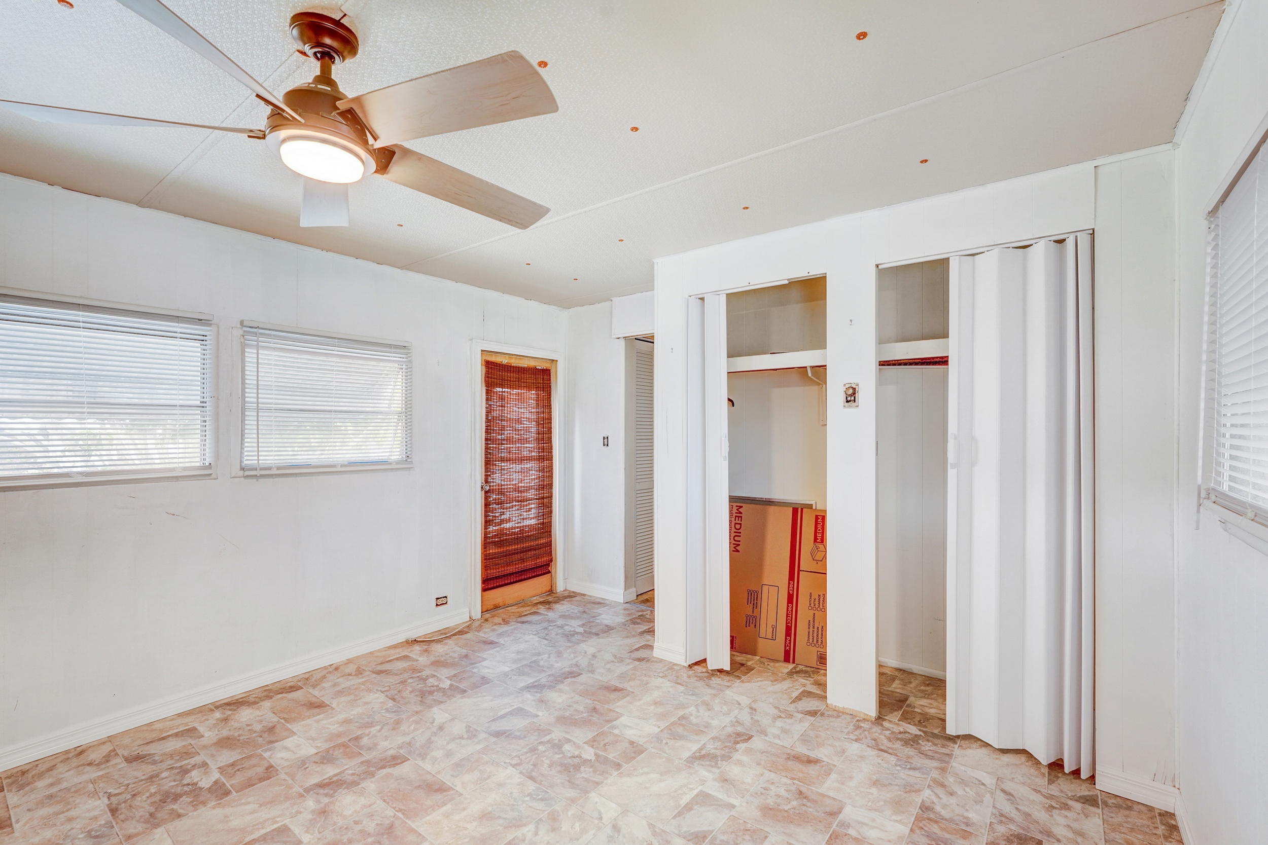 5208 5th St Circle West, Bradenton, Florida 34207, 1 Bedroom Bedrooms, ,1 BathroomBathrooms,55-Plus Mobile Home,For Sale,5th St Circle West,4780