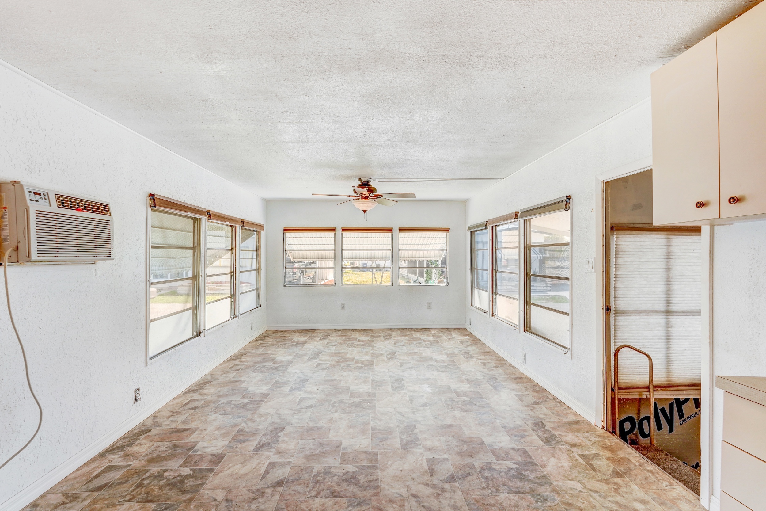 5208 5th St Circle West, Bradenton, Florida 34207, 1 Bedroom Bedrooms, ,1 BathroomBathrooms,55-Plus Mobile Home,For Sale,5th St Circle West,4780