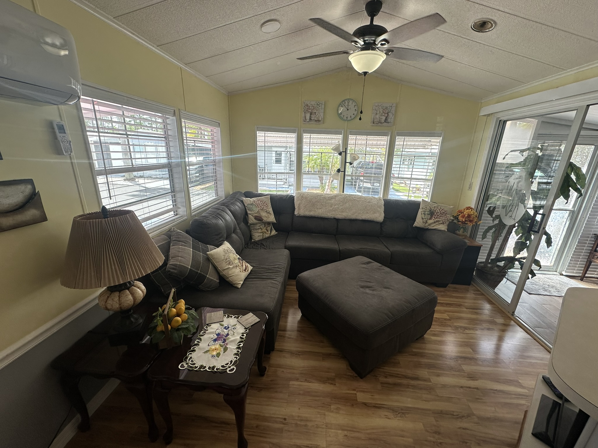 8225 Arevee Dr, Lot 917, New Port Richey, Florida 34654, 2 Bedrooms Bedrooms, ,1 BathroomBathrooms,55-Plus Mobile Home,For Sale,Arevee Dr, Lot 917,4781