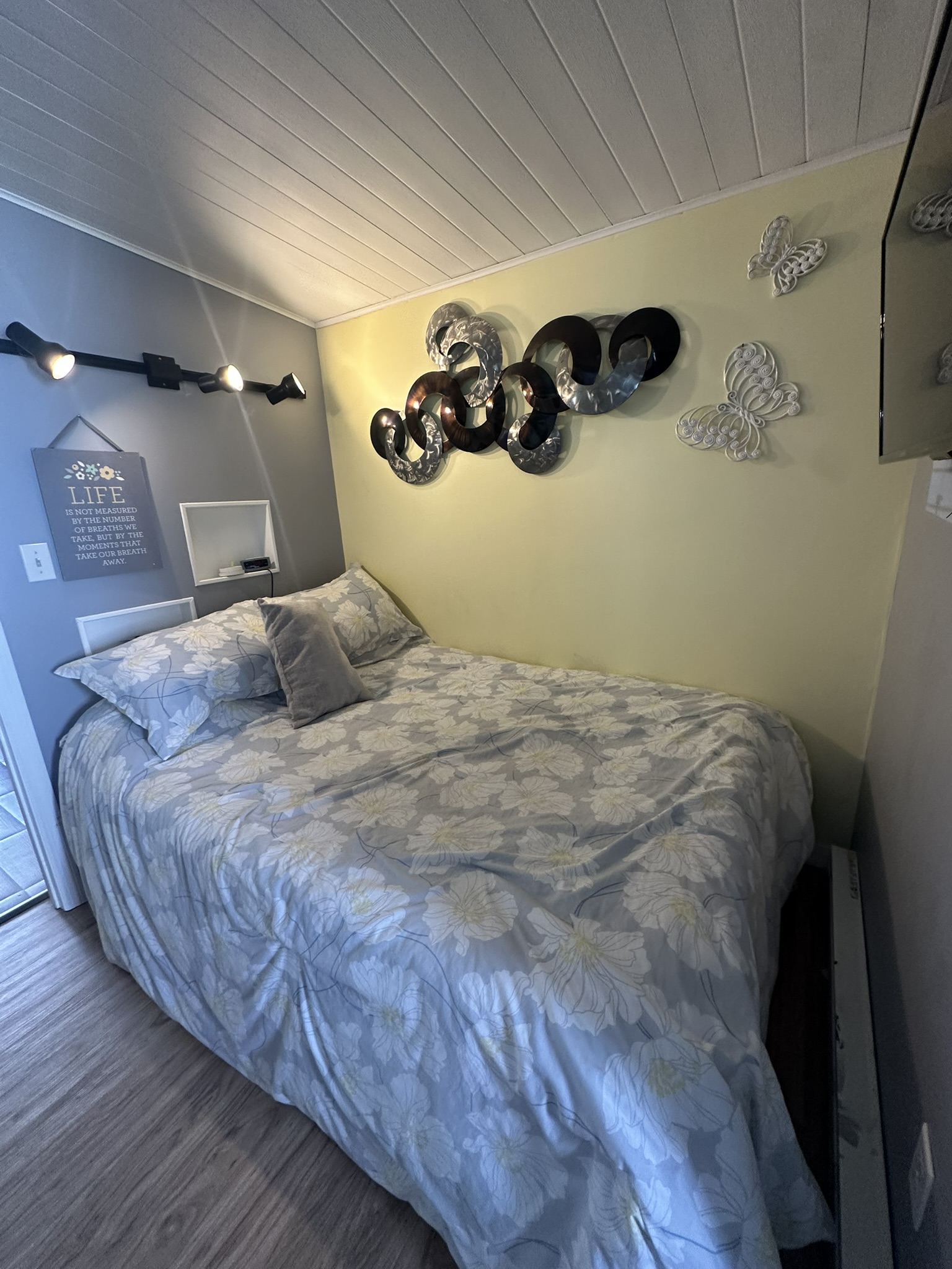 8225 Arevee Dr, Lot 917, New Port Richey, Florida 34654, 2 Bedrooms Bedrooms, ,1 BathroomBathrooms,55-Plus Mobile Home,For Sale,Arevee Dr, Lot 917,4781