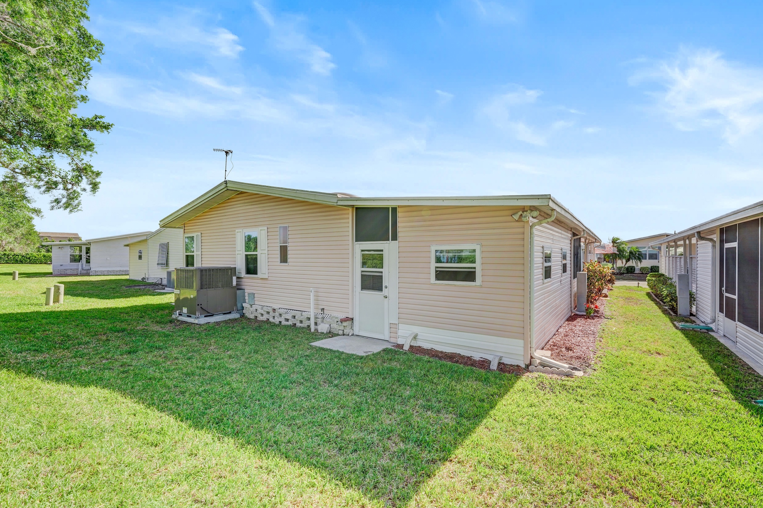 8717 26th Ave E, Palmetto, Florida 342221, 2 Bedrooms Bedrooms, ,2 BathroomsBathrooms,55-Plus Mobile Home,For Sale,26th Ave E,4784