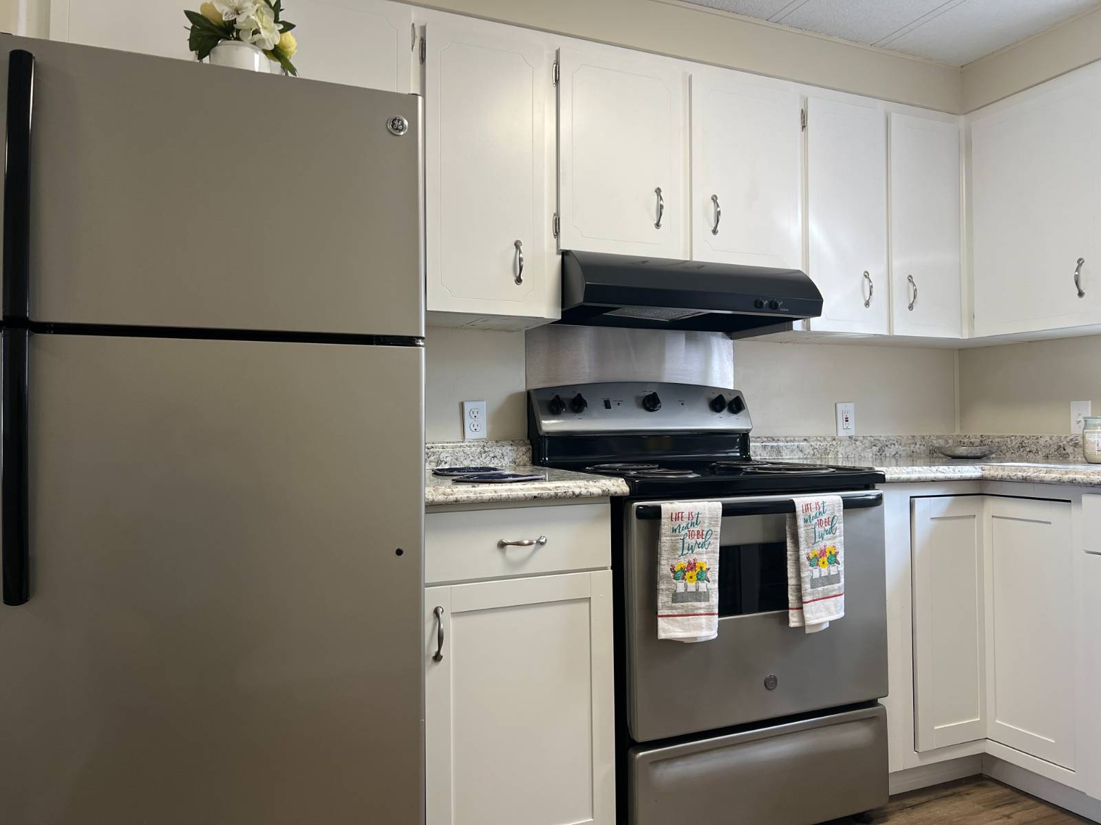 28488 US Hwy 19 N, Lot 77, Clearwater, Florida 33761, 2 Bedrooms Bedrooms, ,2 BathroomsBathrooms,55-Plus Mobile Home,For Sale,US Hwy 19 N, Lot 77,4788