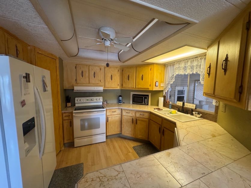 7819 Bonita Way, Ellenton, Florida 34222, 2 Bedrooms Bedrooms, ,2 BathroomsBathrooms,55-Plus Mobile Home,For Sale,Bonita Way,4791