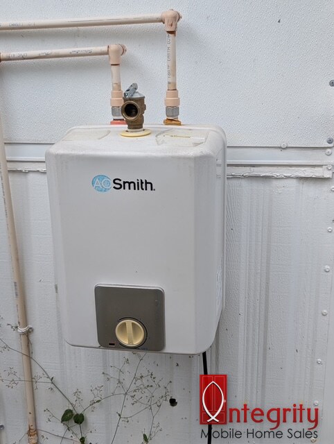 1076 Bayou Avenue, #109, Davenport, Florida 33897, 2 Bedrooms Bedrooms, ,1 BathroomBathrooms,All - Age Mobile Home,For Sale,Bayou Avenue, #109,4793