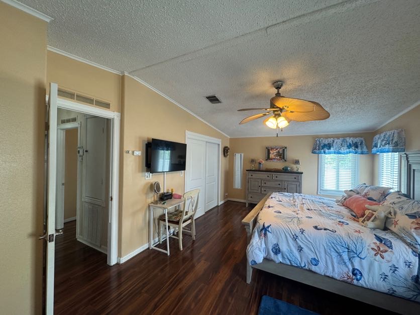 4316 Buena Vista Dr N, Ellenton, Florida 34222, 2 Bedrooms Bedrooms, ,2 BathroomsBathrooms,55-Plus Mobile Home,For Sale,Buena Vista Dr N,4794