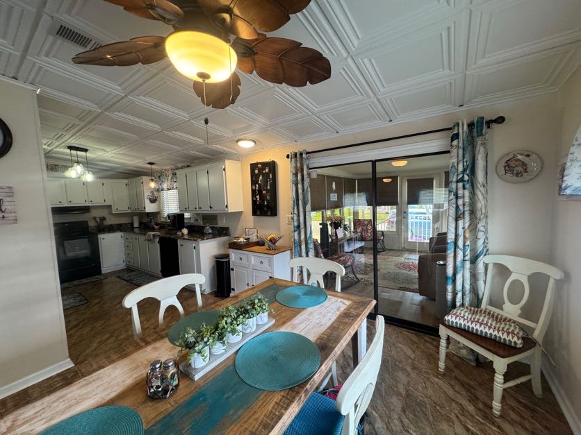 4316 Buena Vista Dr N, Ellenton, Florida 34222, 2 Bedrooms Bedrooms, ,2 BathroomsBathrooms,55-Plus Mobile Home,For Sale,Buena Vista Dr N,4794