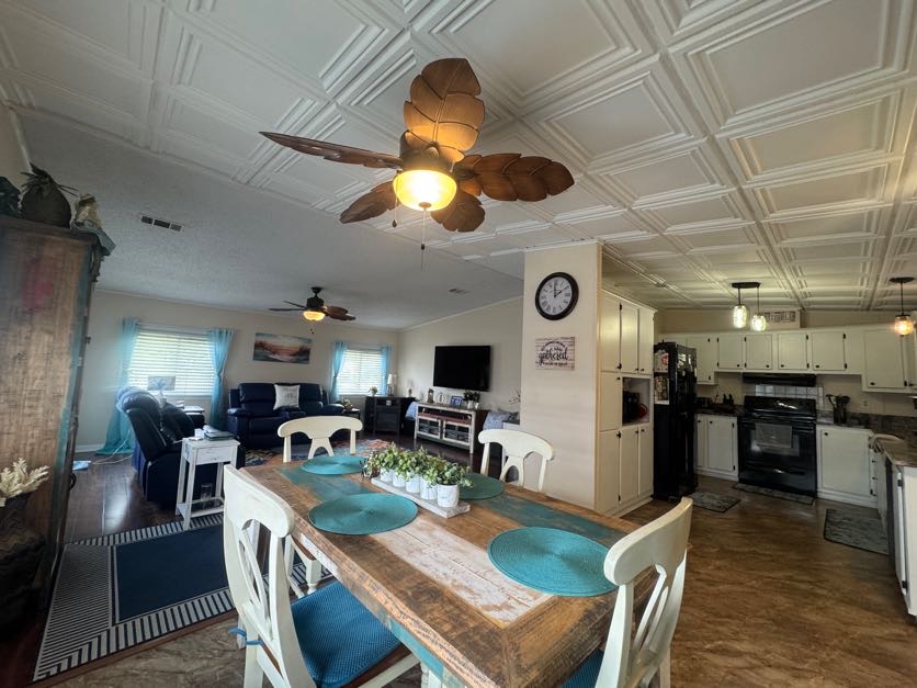 4316 Buena Vista Dr N, Ellenton, Florida 34222, 2 Bedrooms Bedrooms, ,2 BathroomsBathrooms,55-Plus Mobile Home,For Sale,Buena Vista Dr N,4794