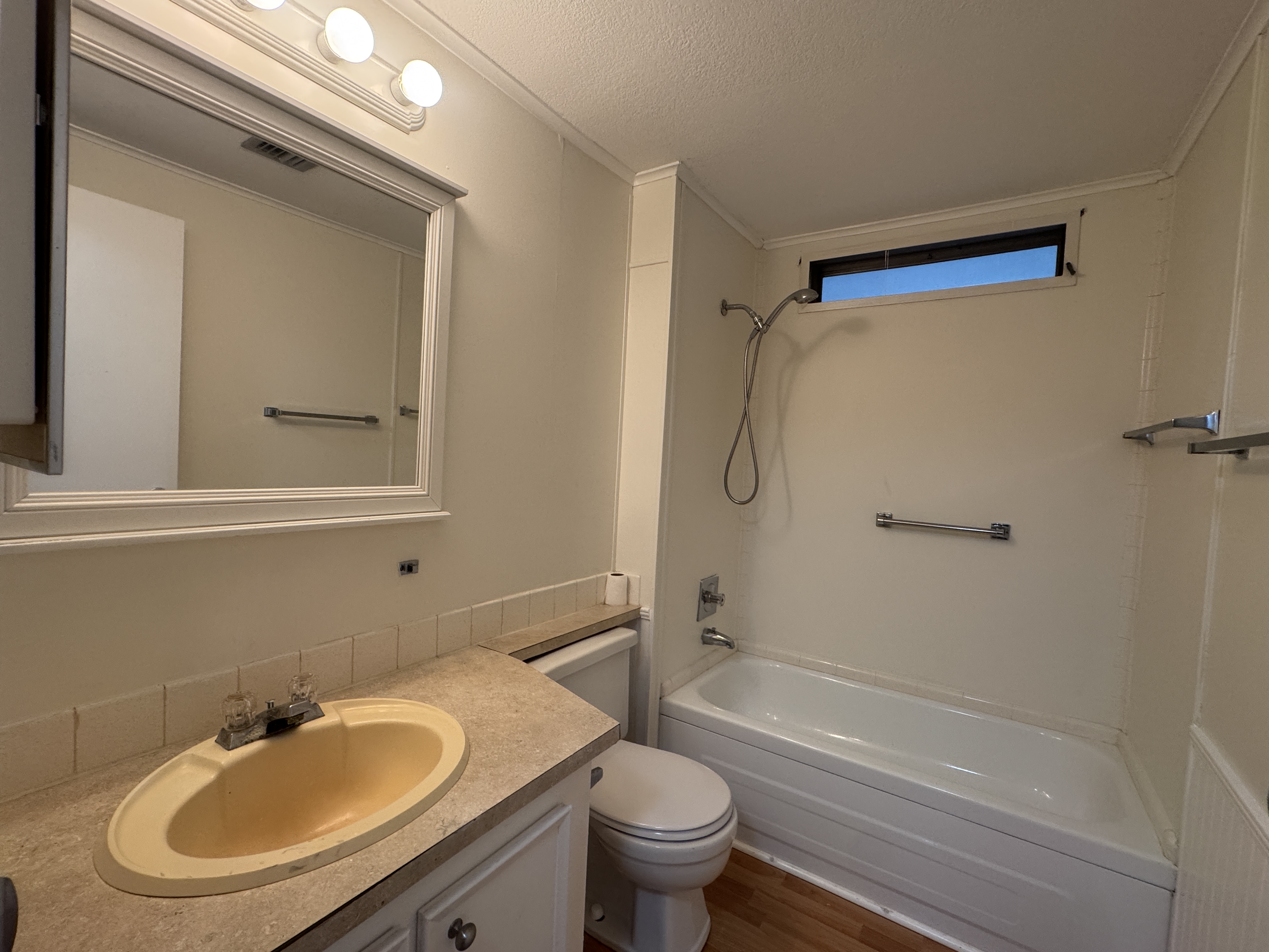 3901 71st St W, Lot 185, Bradenton, Florida 34209, 2 Bedrooms Bedrooms, ,2 BathroomsBathrooms,55-Plus Mobile Home,For Sale,71st St W, Lot 185,4795