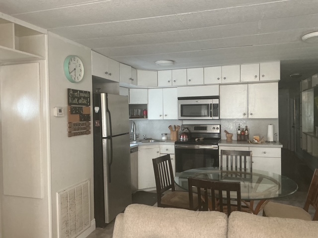 6030 150th Ave N, Lot 11, Clearwater, Florida 33760, 3 Bedrooms Bedrooms, ,3 BathroomsBathrooms,55-Plus Mobile Home,For Sale,150th Ave N, Lot 11,4797