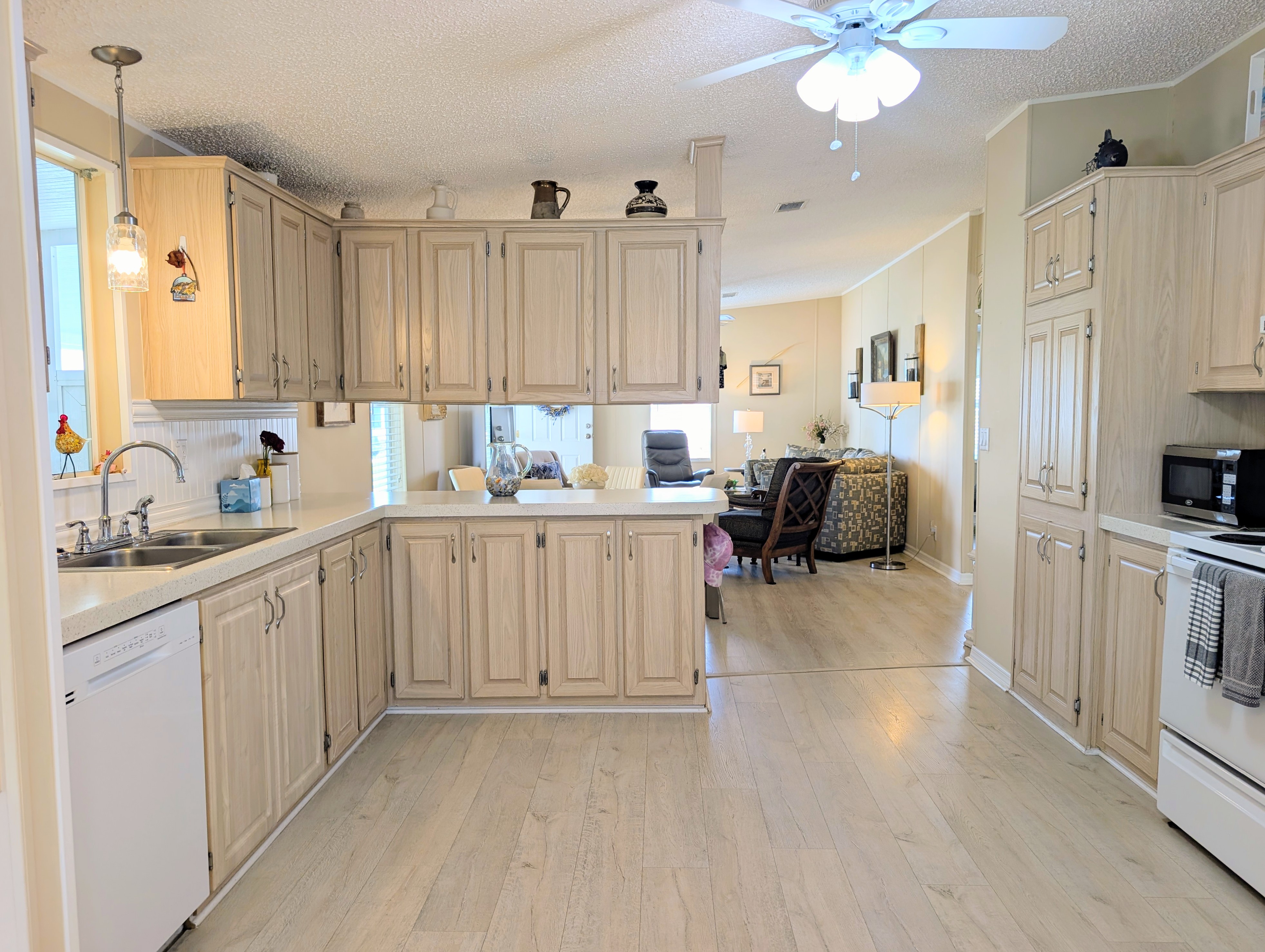 9911 Cameron Lane, Parrish, Florida 34219, 2 Bedrooms Bedrooms, ,2 BathroomsBathrooms,55-Plus Mobile Home,For Sale,Cameron Lane,4798