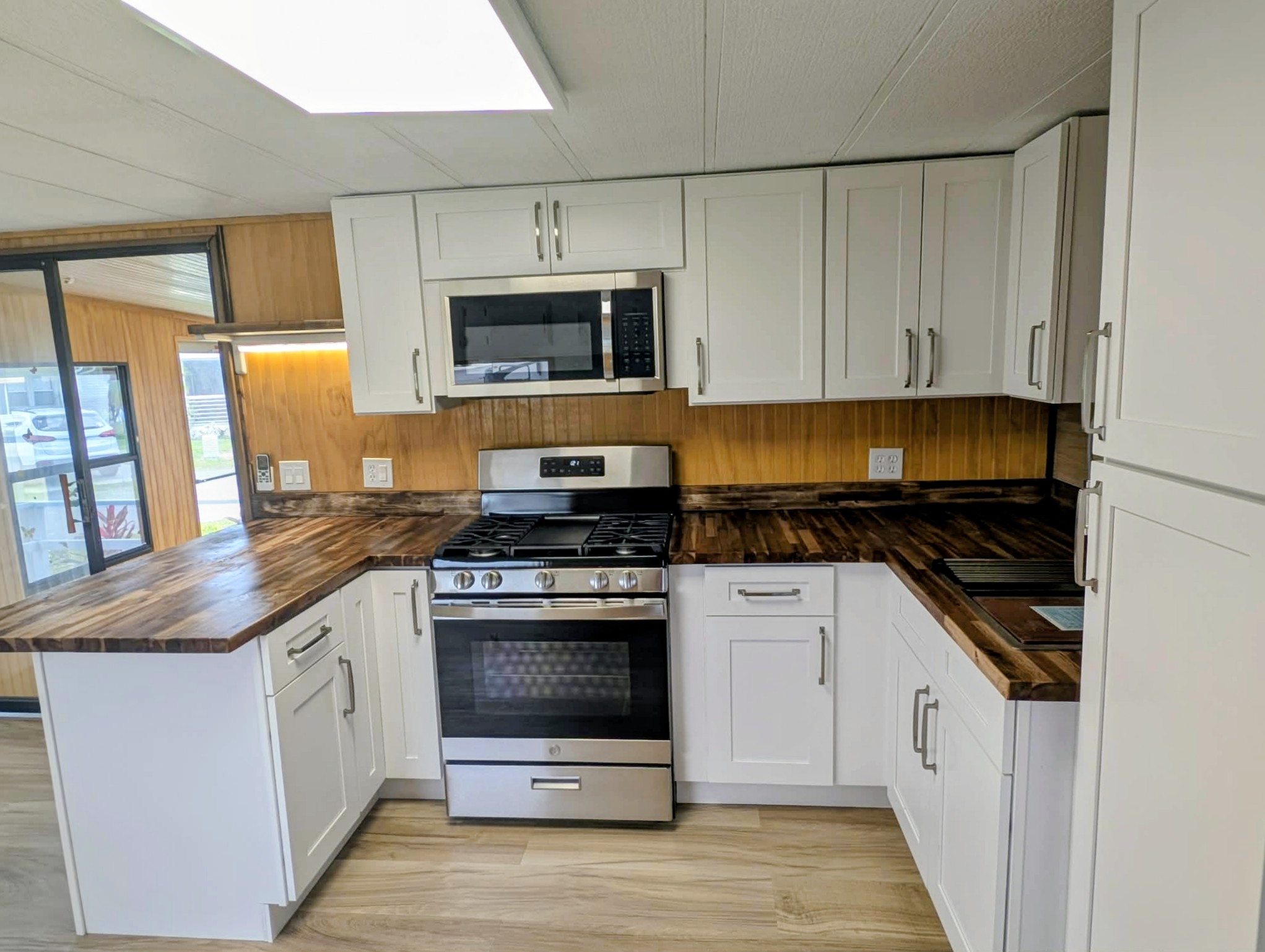 3715 Hula Circle, Ruskin, Florida 33570, 1 Bedroom Bedrooms, ,1 BathroomBathrooms,55-Plus Mobile Home,For Sale,Hula Circle,4799