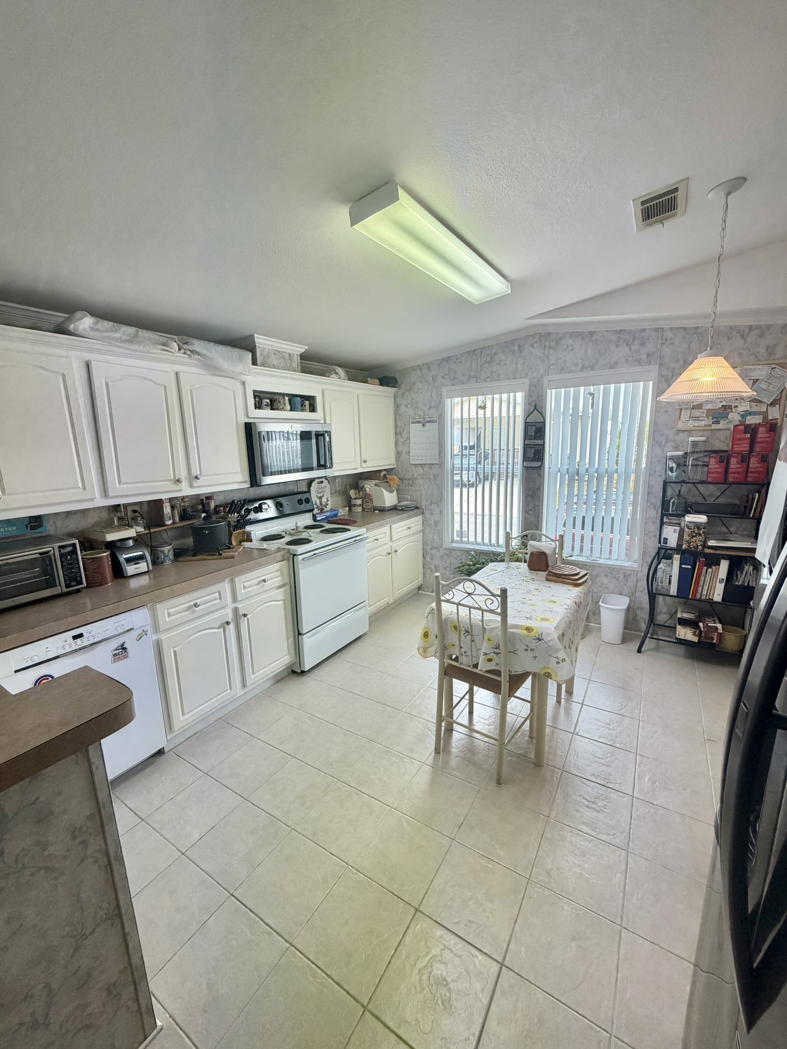 5604 Whistling Tree Lane, Bradenton, Florida 34203, 2 Bedrooms Bedrooms, ,2 BathroomsBathrooms,55-Plus Mobile Home,For Sale,Whistling Tree Lane,4803