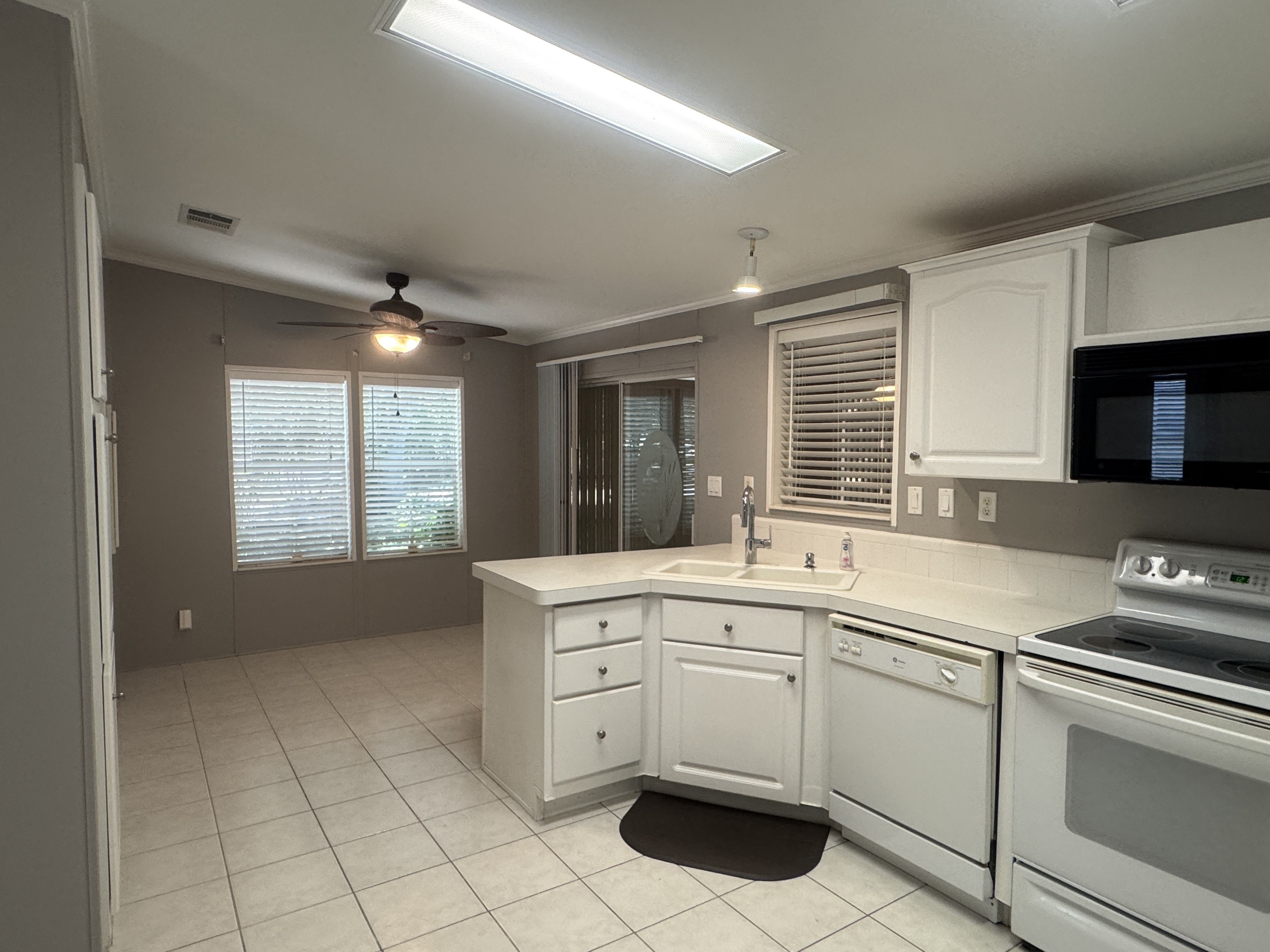 3515 Asbury Drive, Parrish, Florida 34219, 2 Bedrooms Bedrooms, ,2 BathroomsBathrooms,55-Plus Mobile Home,For Sale,Asbury Drive,4804