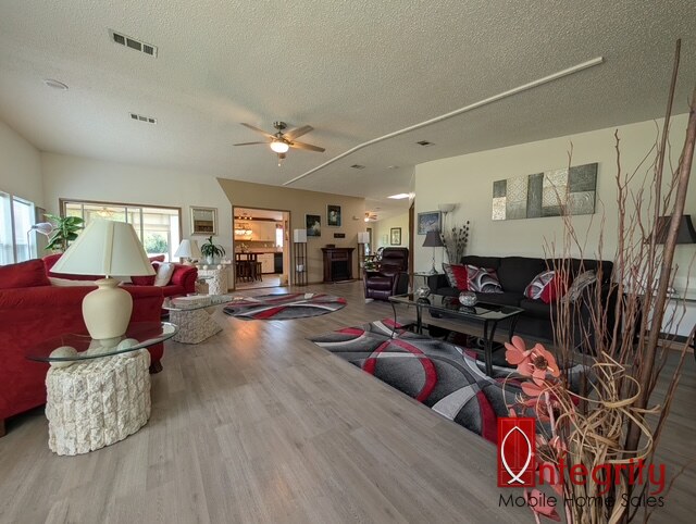 2307 Putt Lane, Lot 49, Lakeland, Florida 33810, 2 Bedrooms Bedrooms, ,2 BathroomsBathrooms,55-Plus Mobile Home,For Sale,Putt Lane, Lot 49,4812