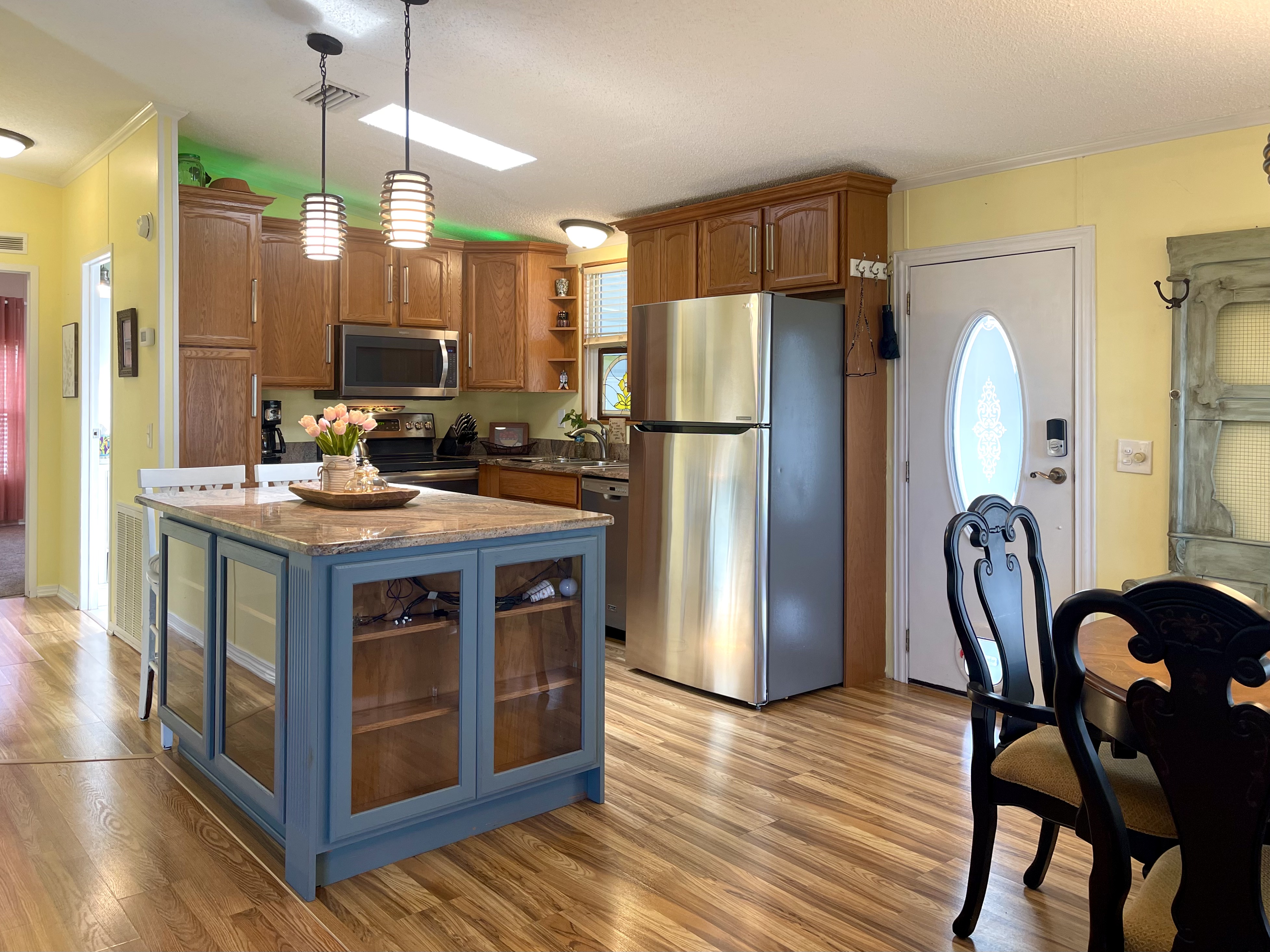 4104 Buena Vista Dr S, Ellenton, Florida 34222, 2 Bedrooms Bedrooms, ,2 BathroomsBathrooms,55-Plus Mobile Home,For Sale,Buena Vista Dr S,4820