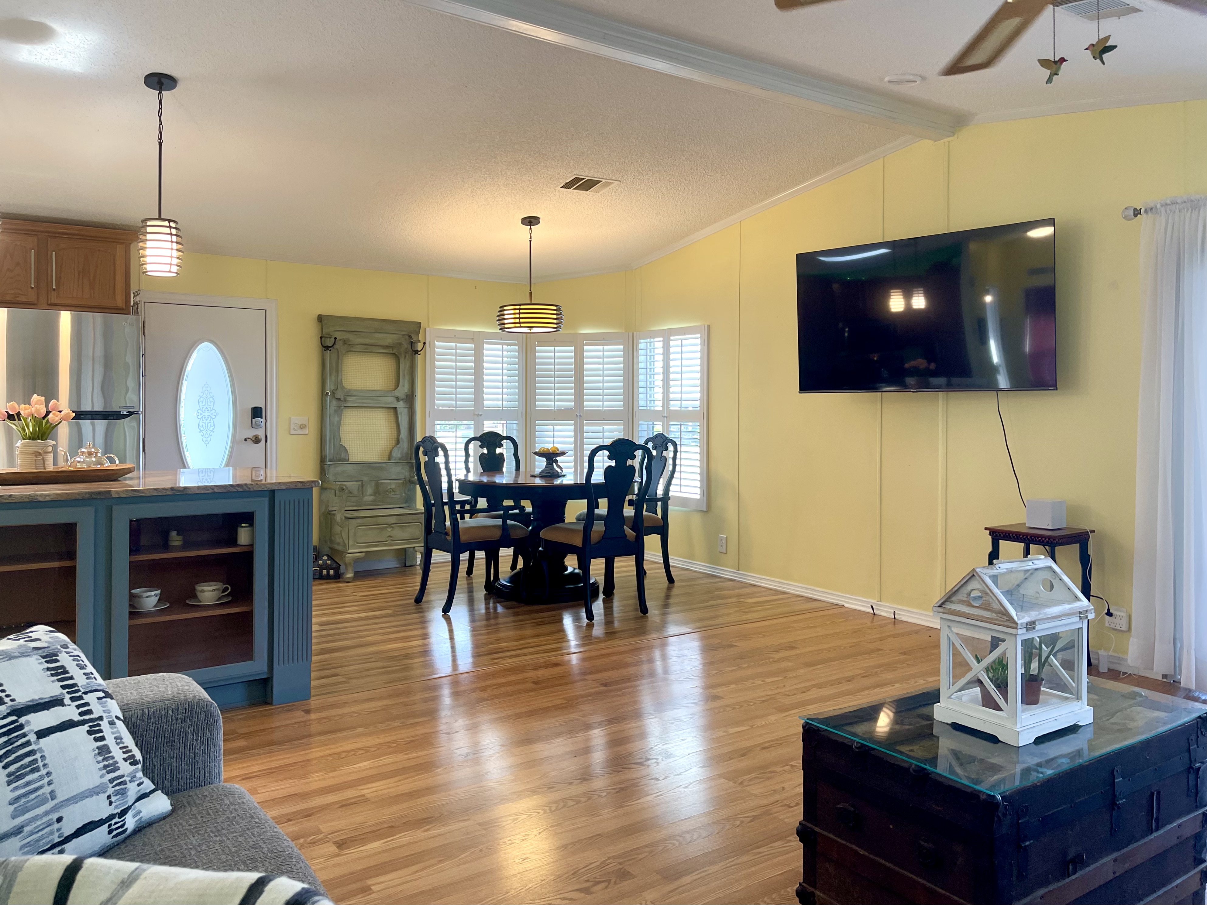 4104 Buena Vista Dr S, Ellenton, Florida 34222, 2 Bedrooms Bedrooms, ,2 BathroomsBathrooms,55-Plus Mobile Home,For Sale,Buena Vista Dr S,4820