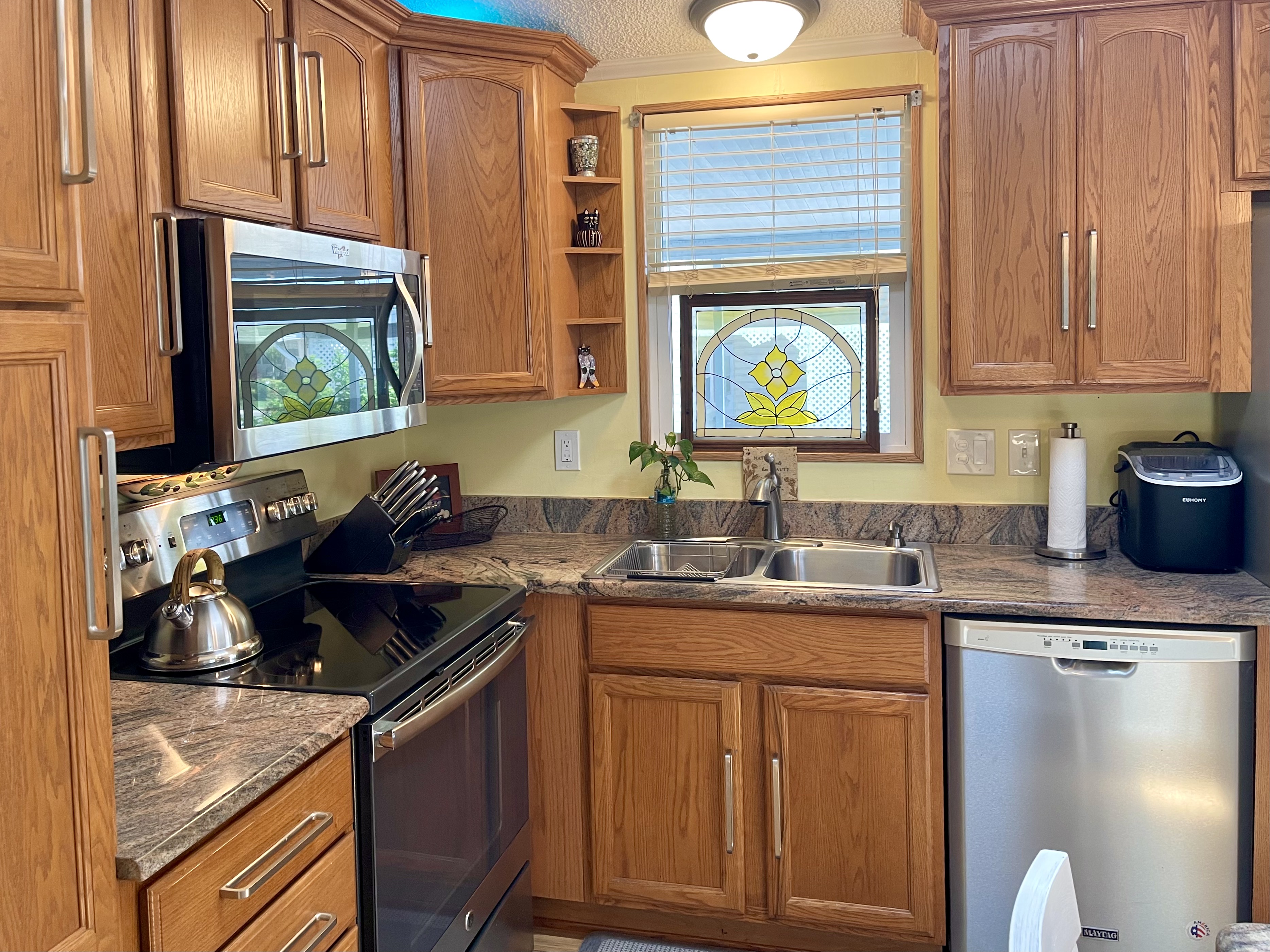 4104 Buena Vista Dr S, Ellenton, Florida 34222, 2 Bedrooms Bedrooms, ,2 BathroomsBathrooms,55-Plus Mobile Home,For Sale,Buena Vista Dr S,4820