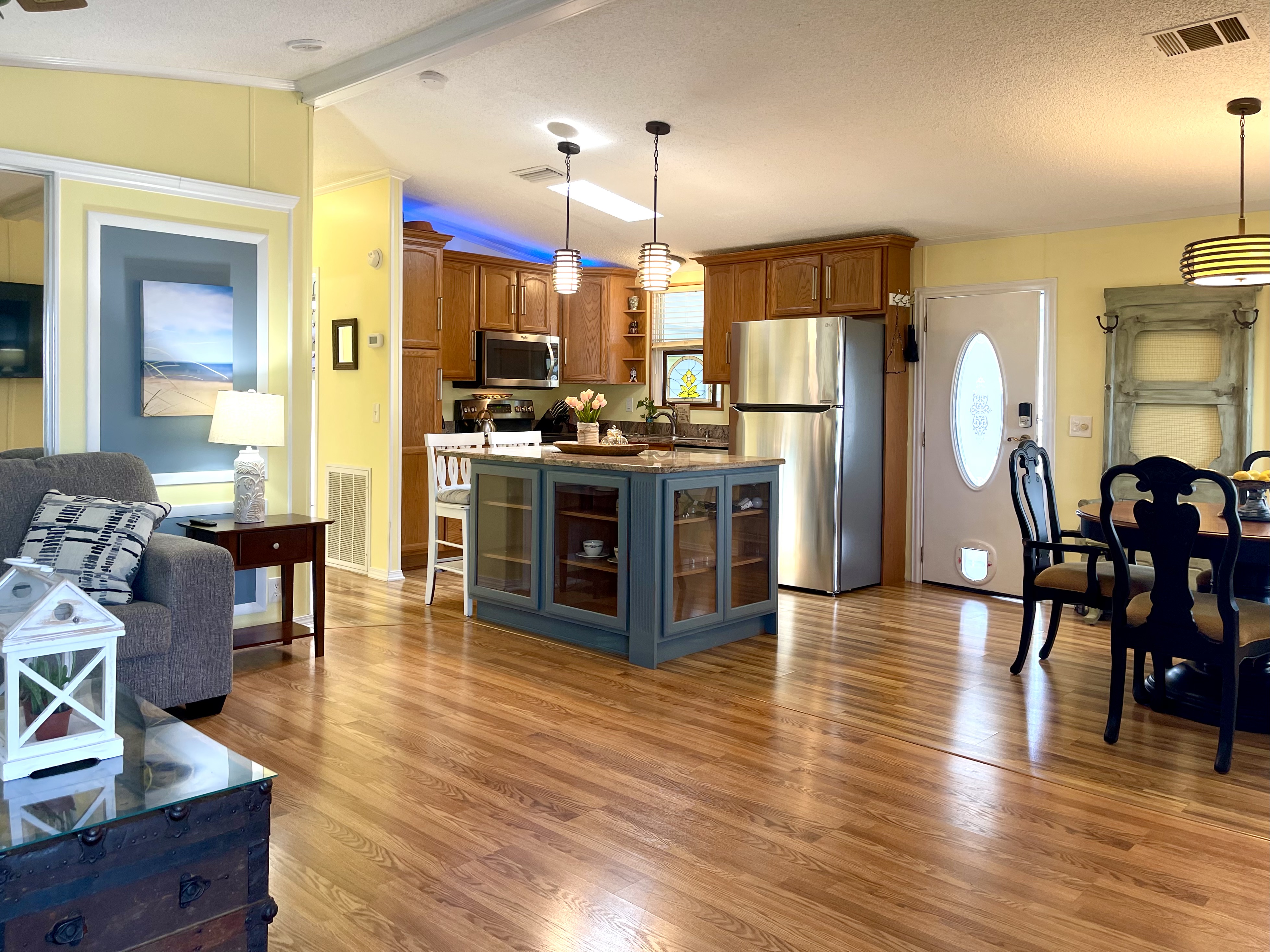 4104 Buena Vista Dr S, Ellenton, Florida 34222, 2 Bedrooms Bedrooms, ,2 BathroomsBathrooms,55-Plus Mobile Home,For Sale,Buena Vista Dr S,4820