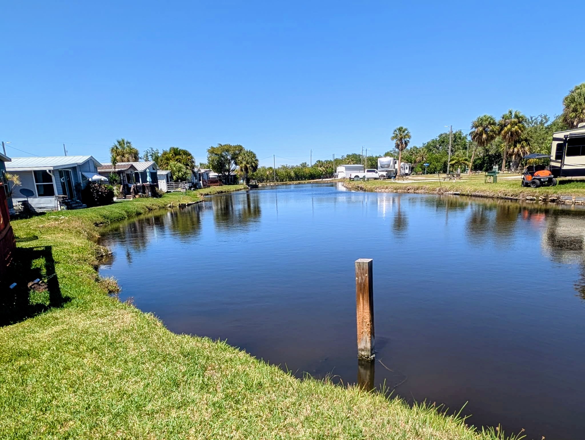 220 White Squirrel Circle, Ruskin, Florida 33570, 1 Bedroom Bedrooms, ,1 BathroomBathrooms,All - Age Mobile Home,For Sale,White Squirrel Circle,4828