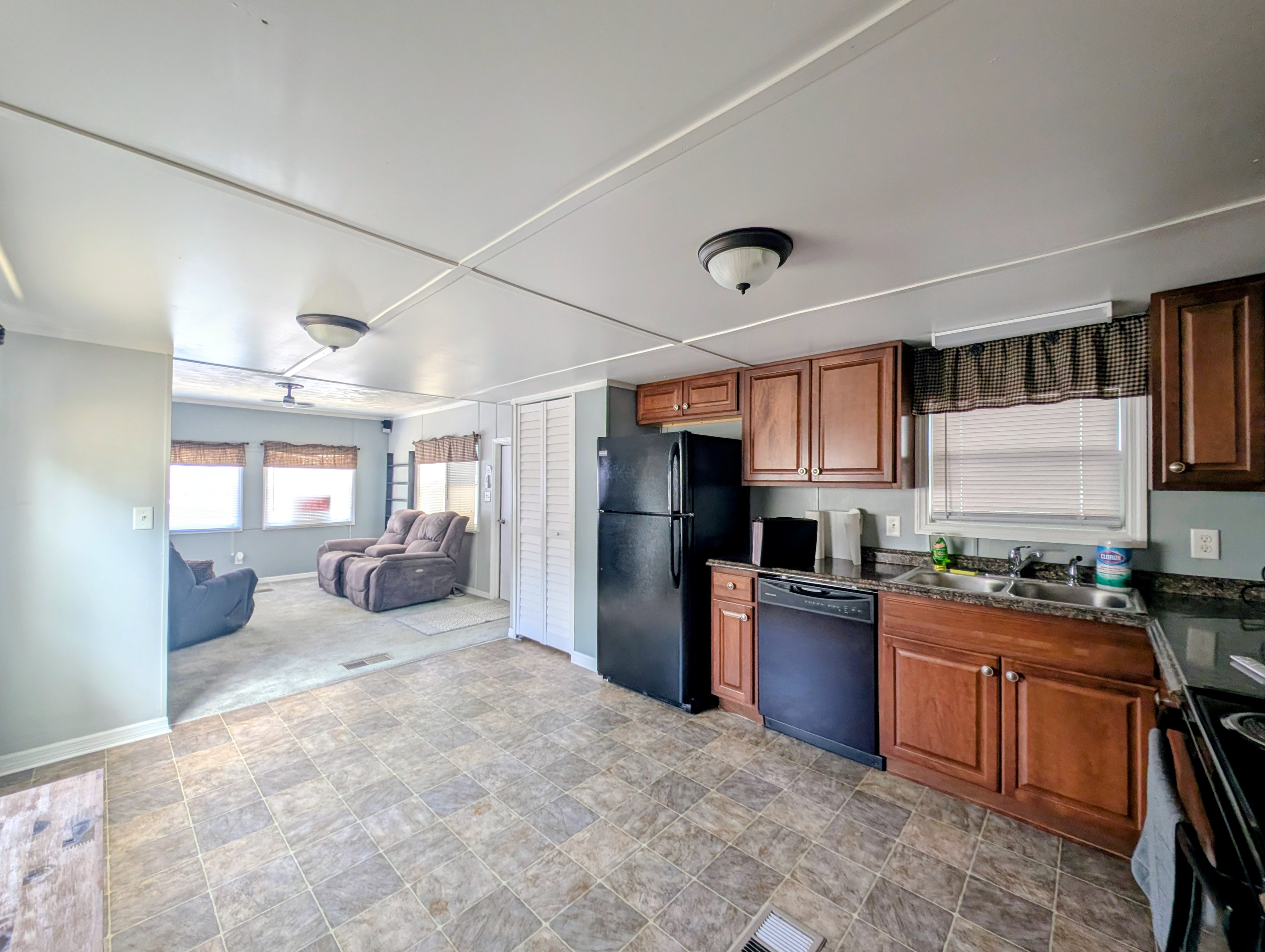 110 Oakhill View Drive, Valrico, Florida 33594, 2 Bedrooms Bedrooms, ,1 BathroomBathrooms,55-Plus Mobile Home,For Sale,Oakhill View Drive,4829