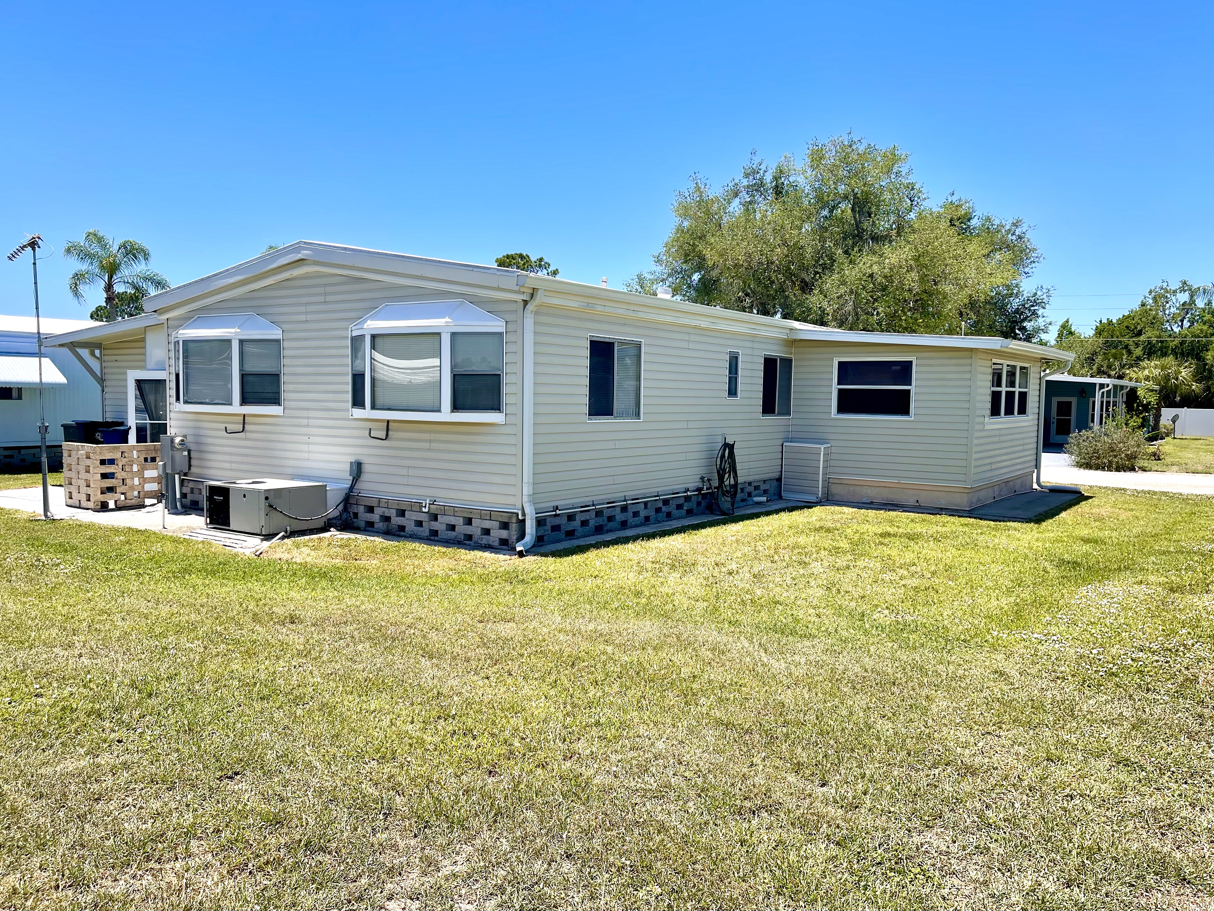 556 Montego Lane, Ellenton, Florida 34222, 2 Bedrooms Bedrooms, ,2 BathroomsBathrooms,55-Plus Mobile Home,For Sale,Montego Lane,4830