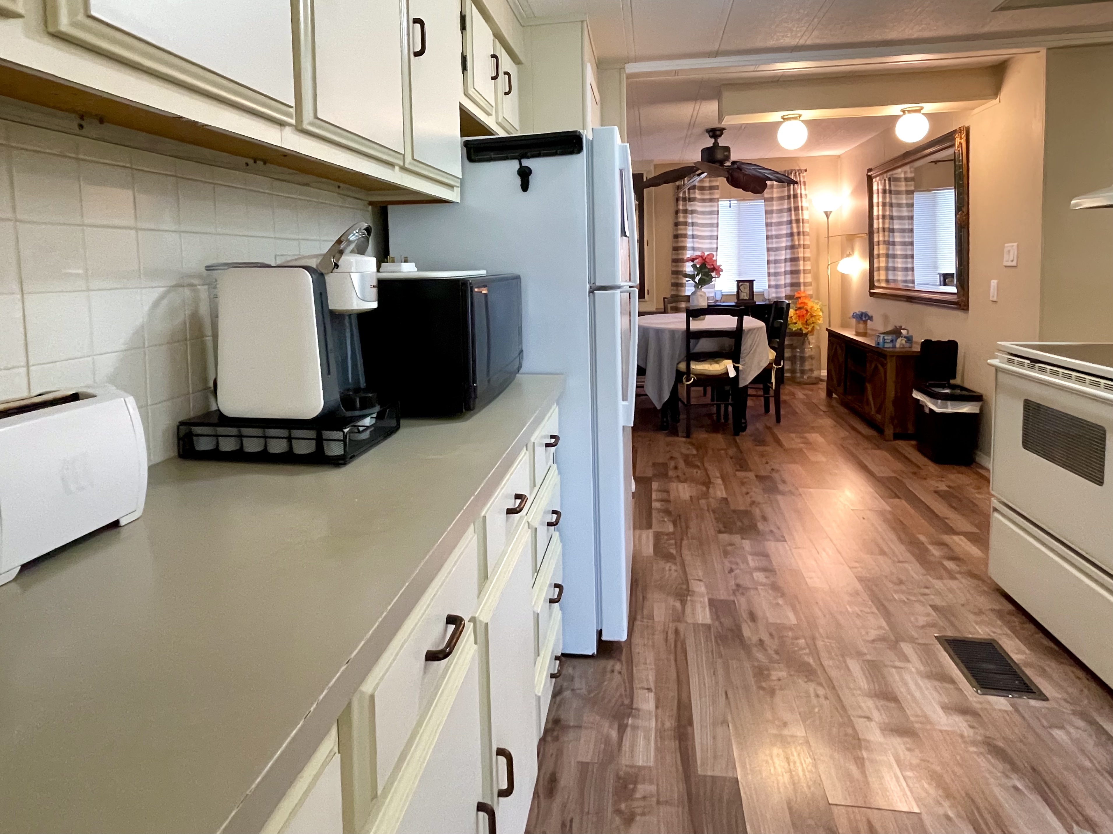 556 Montego Lane, Ellenton, Florida 34222, 2 Bedrooms Bedrooms, ,2 BathroomsBathrooms,55-Plus Mobile Home,For Sale,Montego Lane,4830