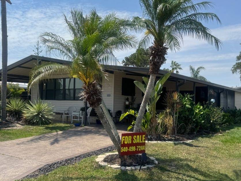 8108 Lakeshore Drive, Ellenton, Florida 34222, 2 Bedrooms Bedrooms, ,2 BathroomsBathrooms,55-Plus Mobile Home,For Sale,Lakeshore Drive,4844