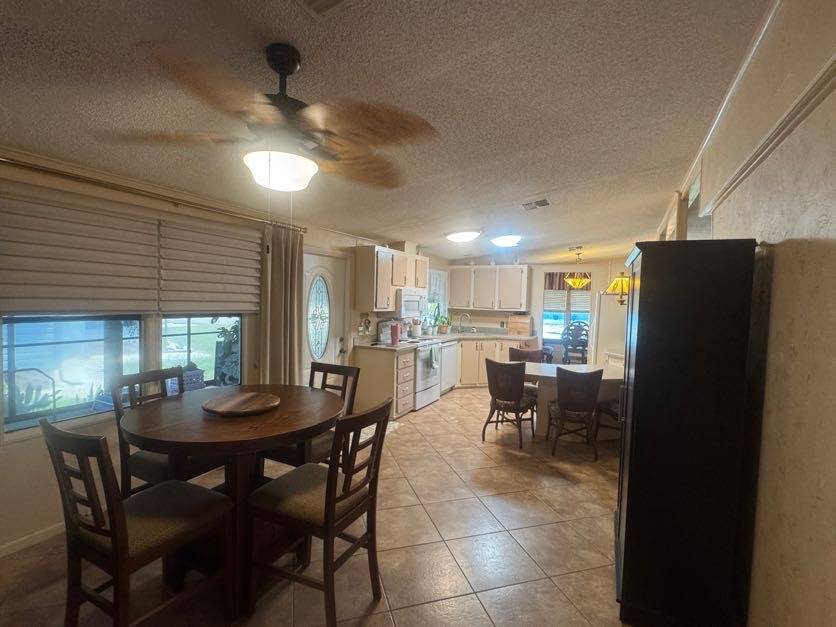 8108 Lakeshore Drive, Ellenton, Florida 34222, 2 Bedrooms Bedrooms, ,2 BathroomsBathrooms,55-Plus Mobile Home,For Sale,Lakeshore Drive,4844