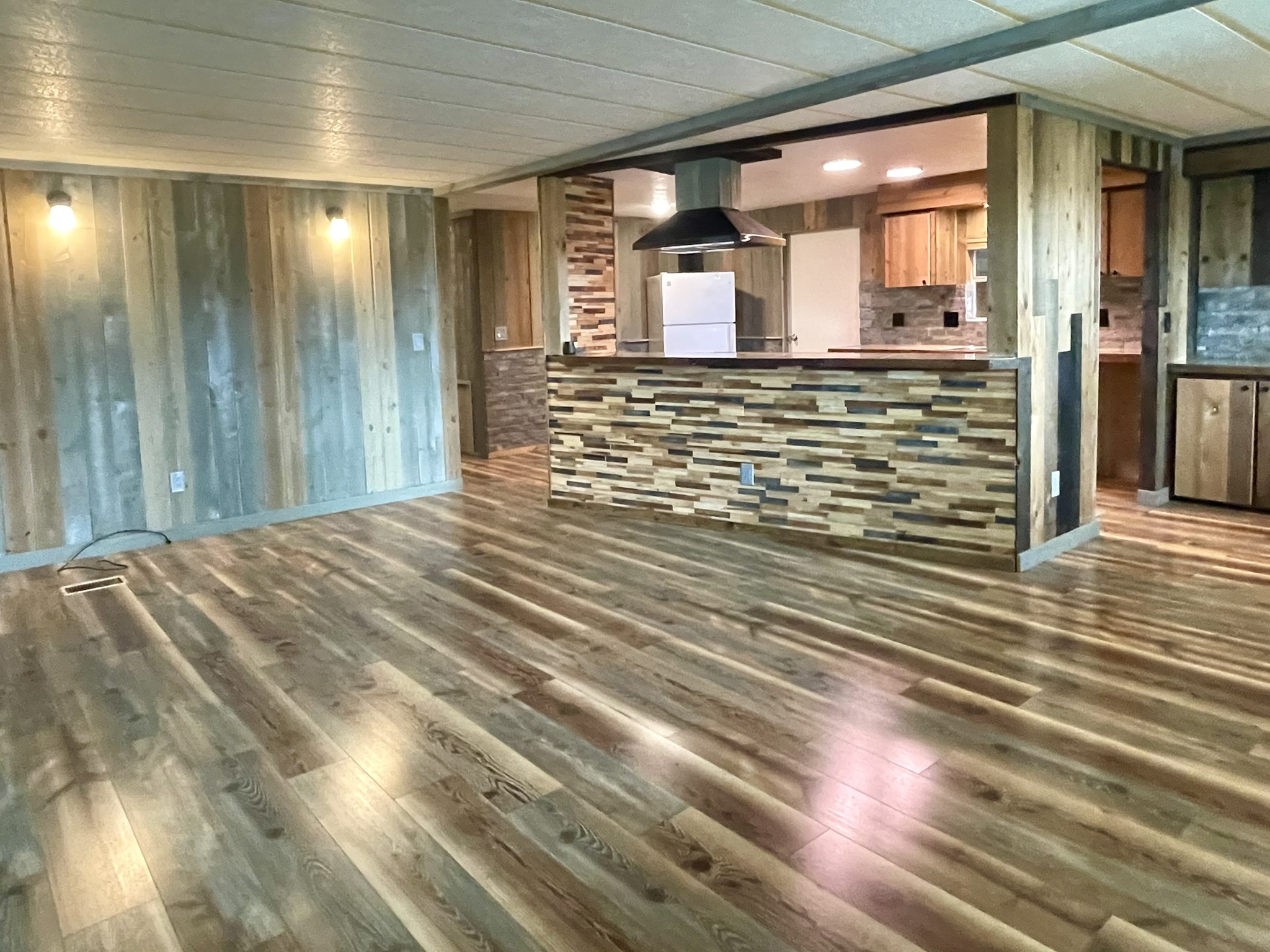 307 Colony Drive North, Ellenton, Florida 34222, 2 Bedrooms Bedrooms, ,2 BathroomsBathrooms,55-Plus Mobile Home,For Sale,Colony Drive North,4849