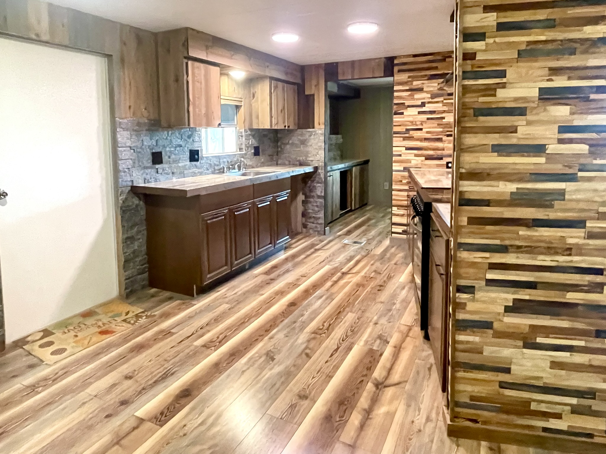 307 Colony Drive North, Ellenton, Florida 34222, 2 Bedrooms Bedrooms, ,2 BathroomsBathrooms,55-Plus Mobile Home,For Sale,Colony Drive North,4849