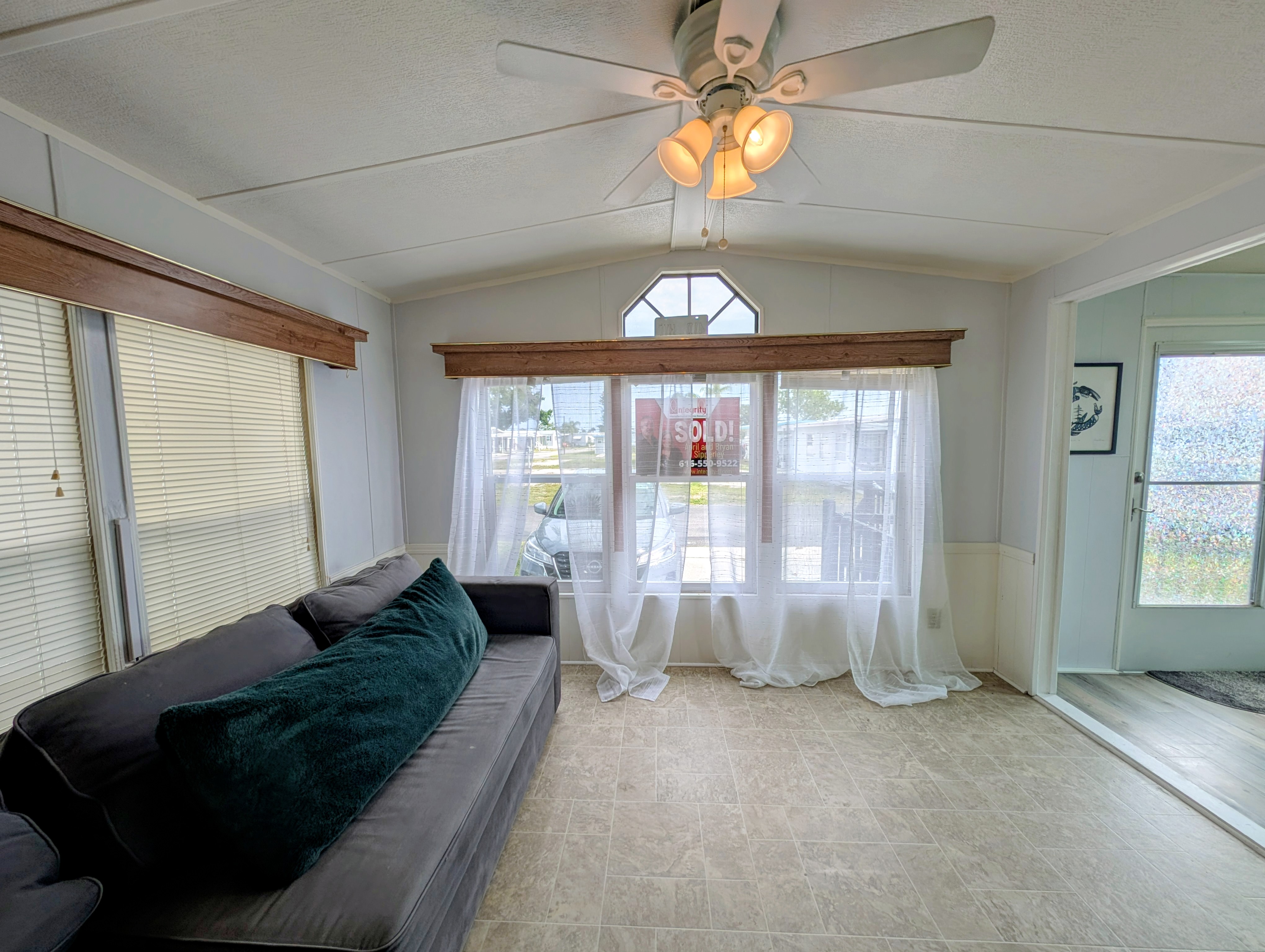 4136 Kahuna Ct, Ruskin, Florida 33570, 1 Bedroom Bedrooms, ,1 BathroomBathrooms,All - Age Mobile Home,For Sale,Kahuna Ct,4851