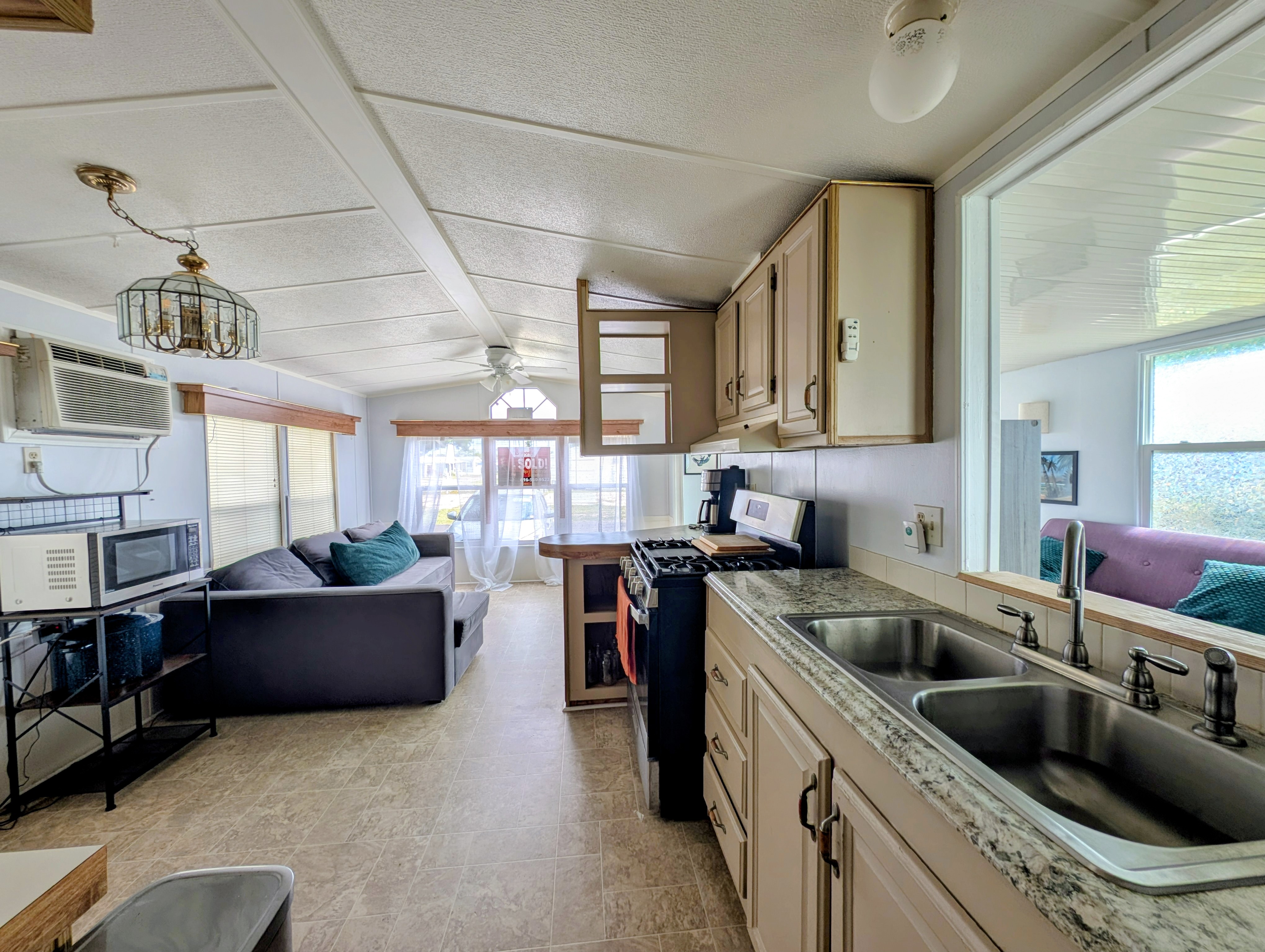 4136 Kahuna Ct, Ruskin, Florida 33570, 1 Bedroom Bedrooms, ,1 BathroomBathrooms,All - Age Mobile Home,For Sale,Kahuna Ct,4851