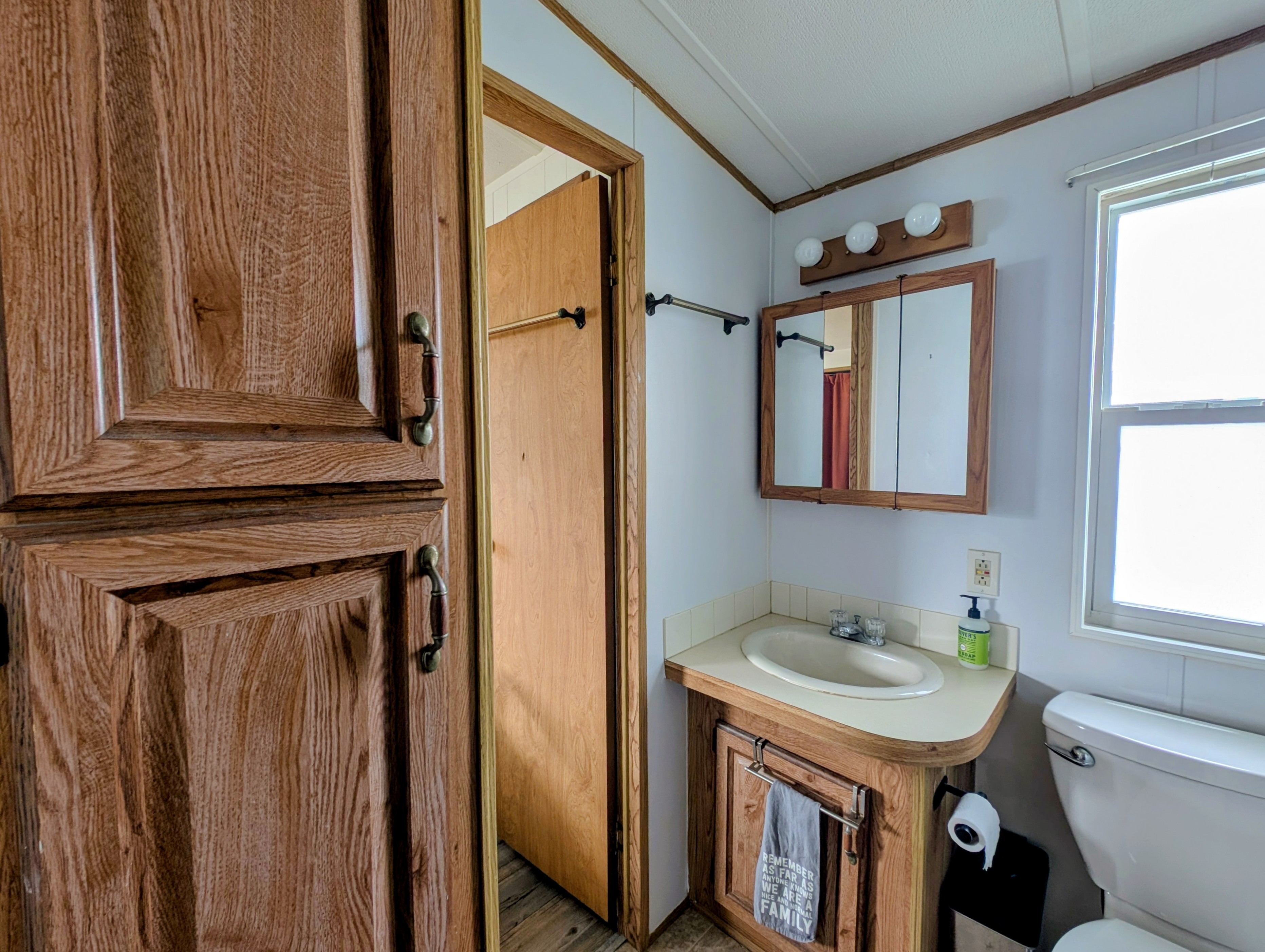 4136 Kahuna Ct, Ruskin, Florida 33570, 1 Bedroom Bedrooms, ,1 BathroomBathrooms,All - Age Mobile Home,For Sale,Kahuna Ct,4851