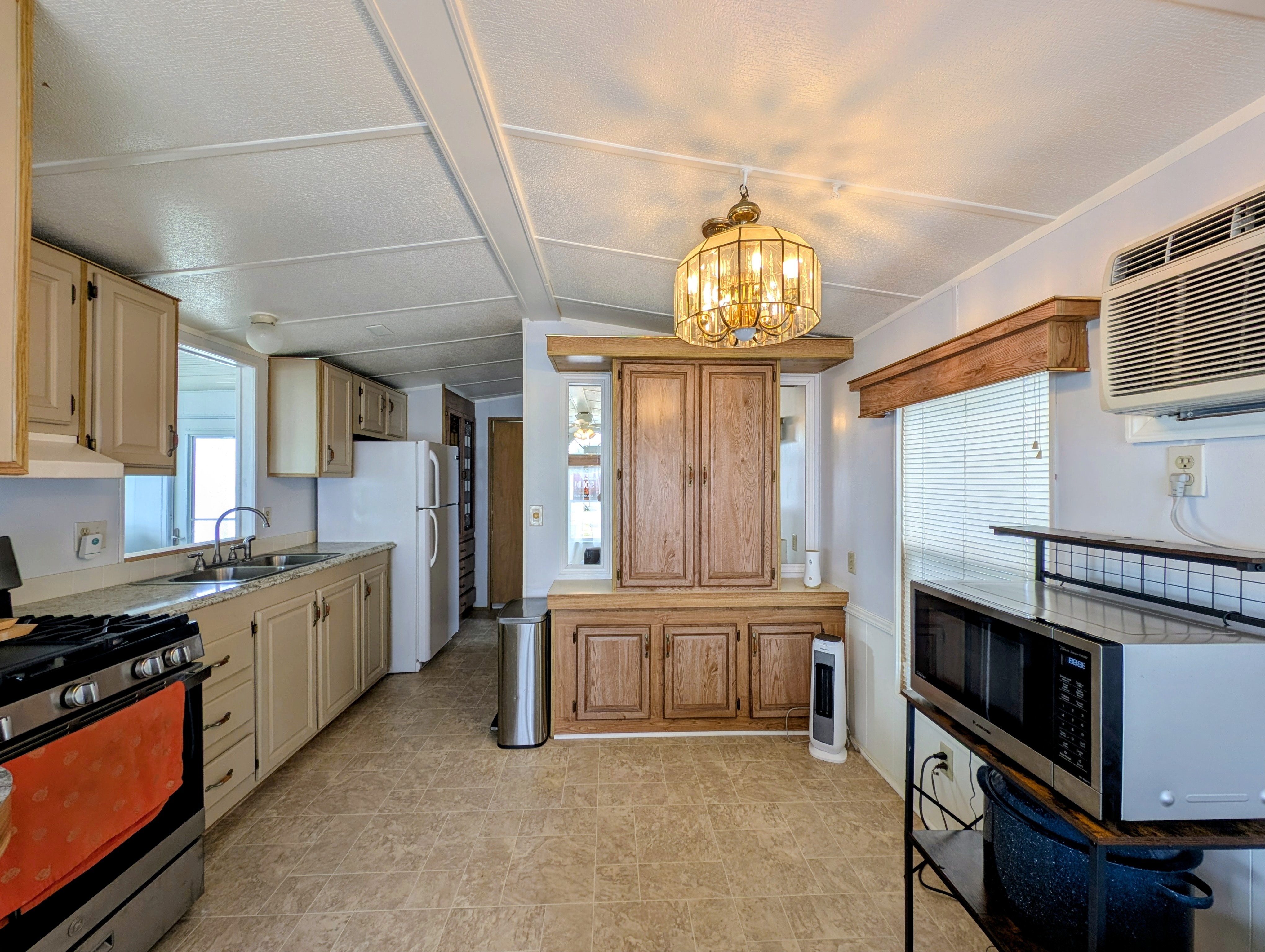 4136 Kahuna Ct, Ruskin, Florida 33570, 1 Bedroom Bedrooms, ,1 BathroomBathrooms,All - Age Mobile Home,For Sale,Kahuna Ct,4851