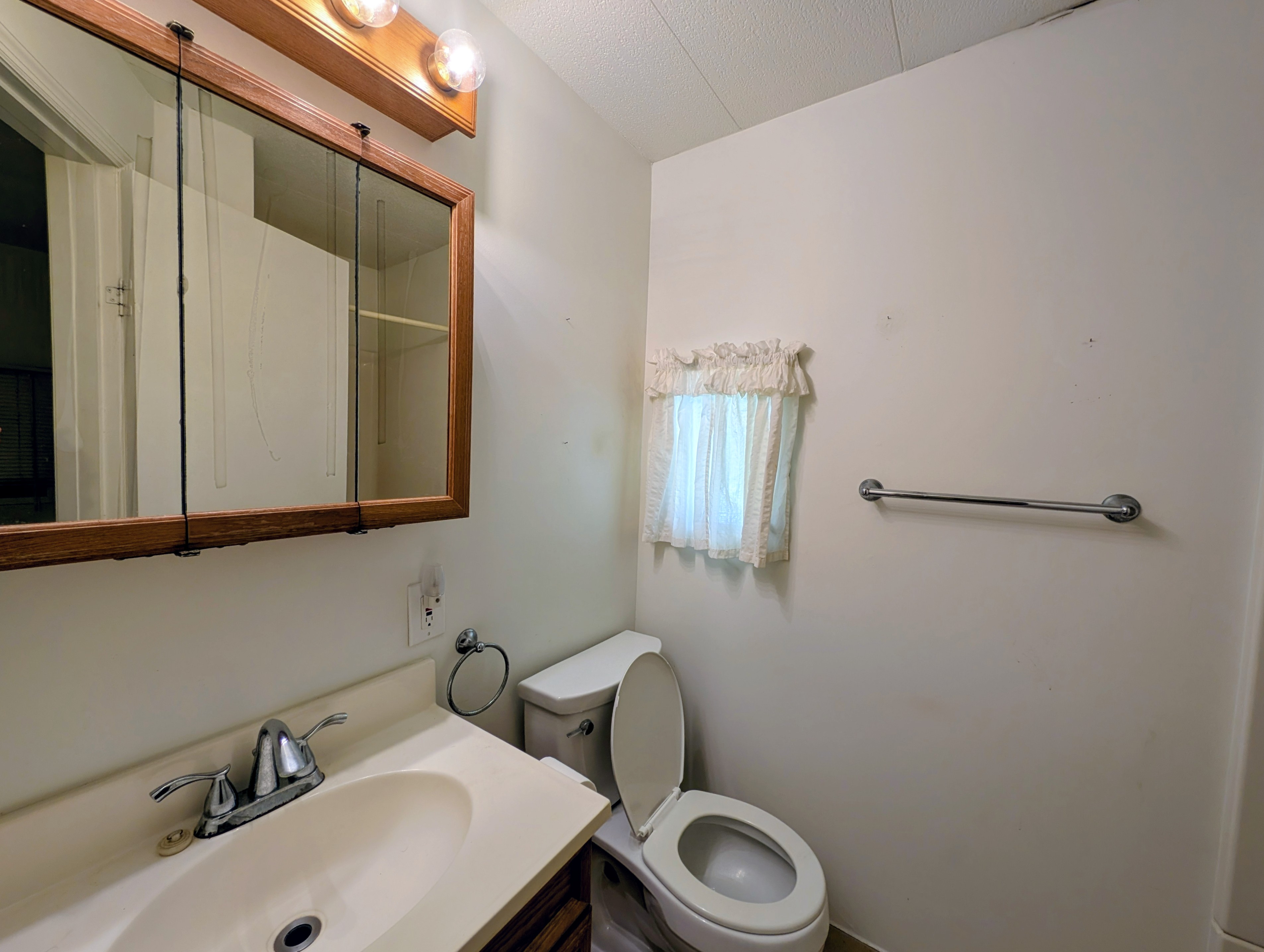 4112 Honolulu Dr, Ruskin, Florida 33570, 2 Bedrooms Bedrooms, ,2 BathroomsBathrooms,55-Plus Mobile Home,For Sale,Honolulu Dr,4854